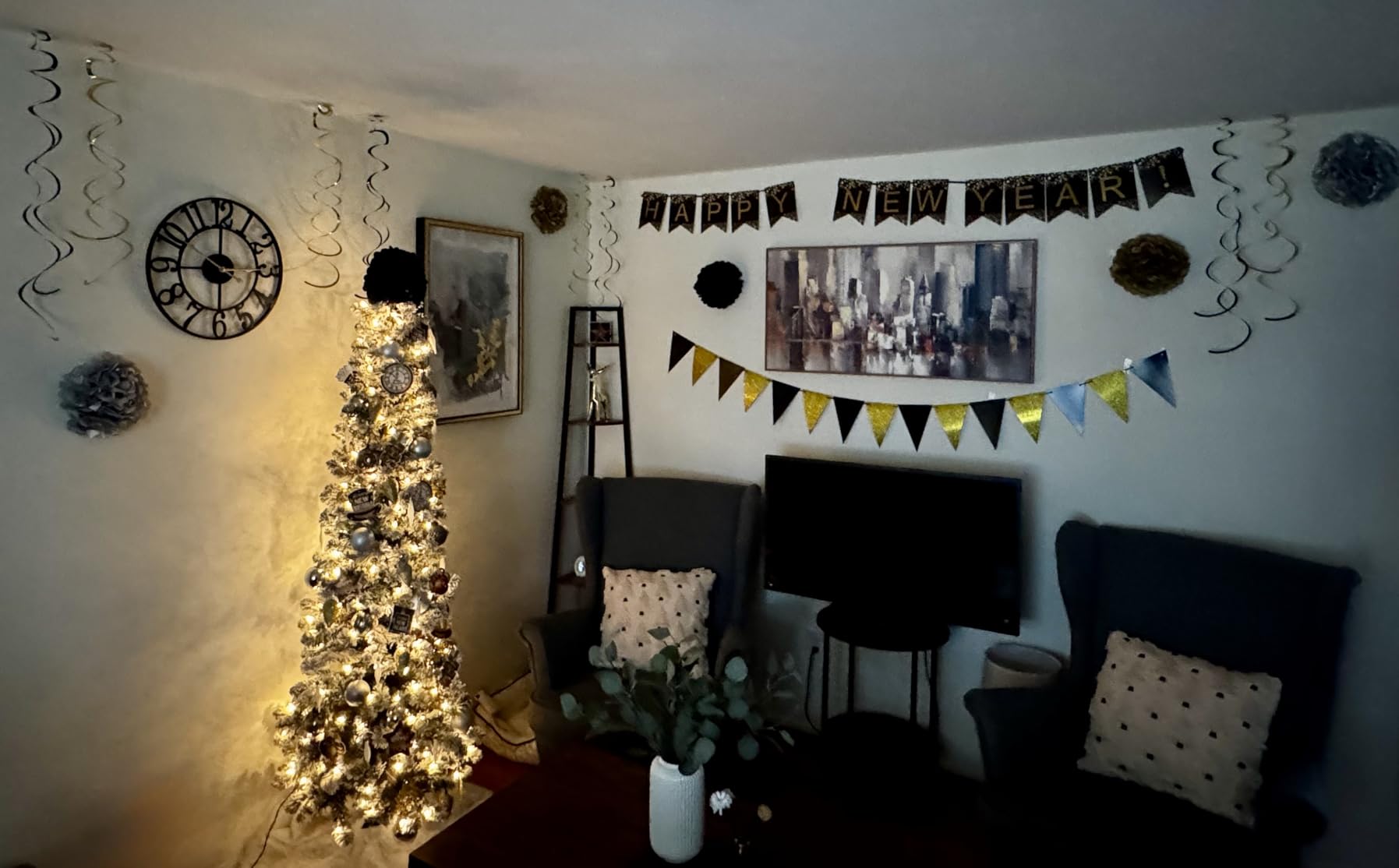 Fecedy Happy New Year Set Black Banner with Gold Black Paper Flag Bunting Swirl Streamers & Pom Poms for Happy New Year Party Decorations customer photo 2