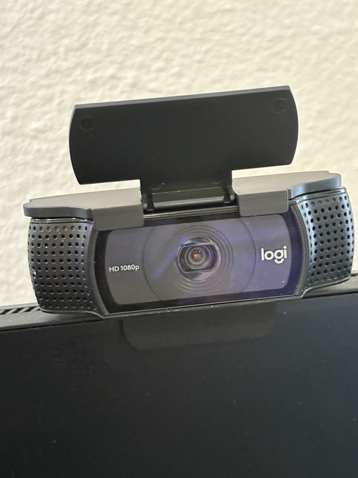 CloudValley Webcam Cover for Logitech C920x / C920 / C922x / C922 / C930e customer photo 2