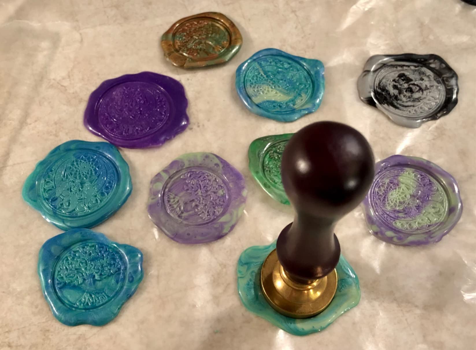 Wax Seal Stamp Kit - 24 Colors, 624 Pcs Stamp Beads, Sealing Wax Warmer, Metallic Pen & Envelope, Gift & Decoration Set customer photo 1