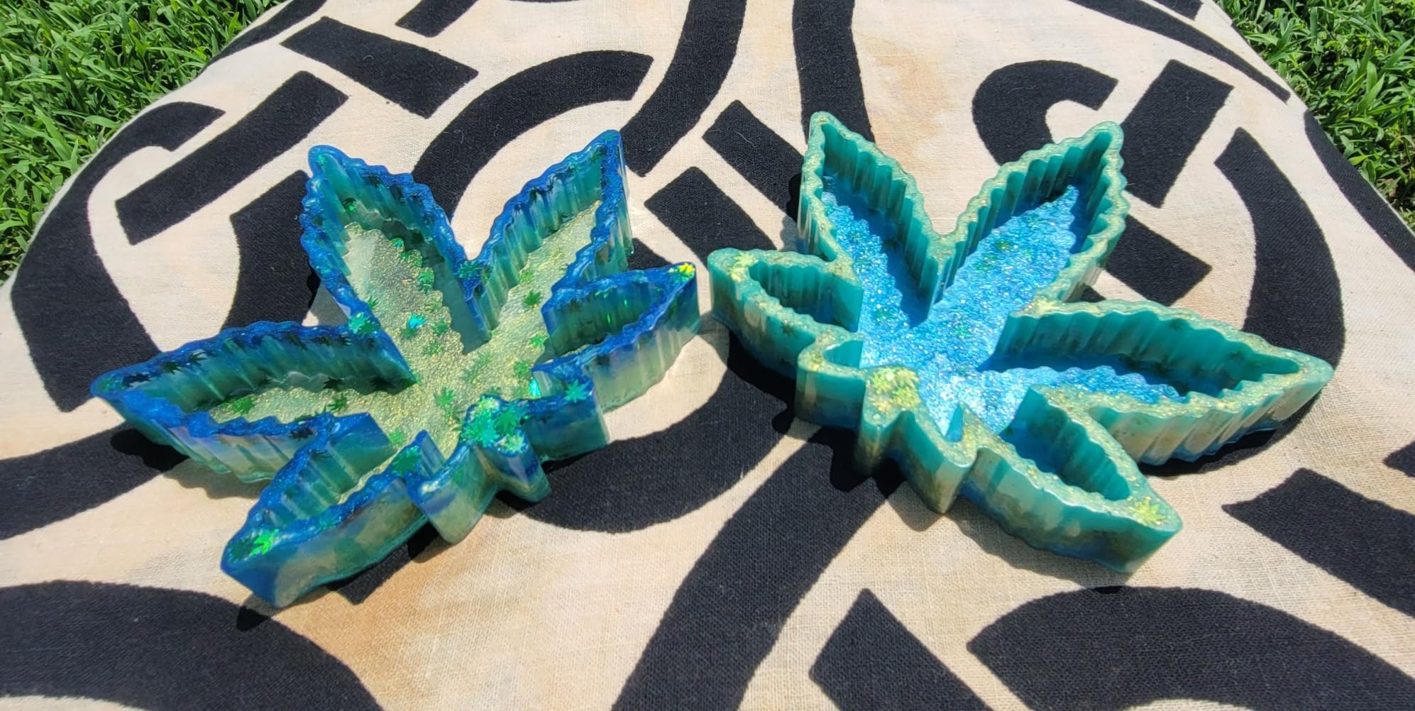 NiArt Maple Leaf Silicone Mold Kit, Epoxy Resin Ashtray & Coaster, DIY | Sequins Included, Plaster, Clay, UV Compatible, Food-Safe, BPA-Free, Easy Release, Reusable Leaf Craft Tray For Home Decor customer photo 1