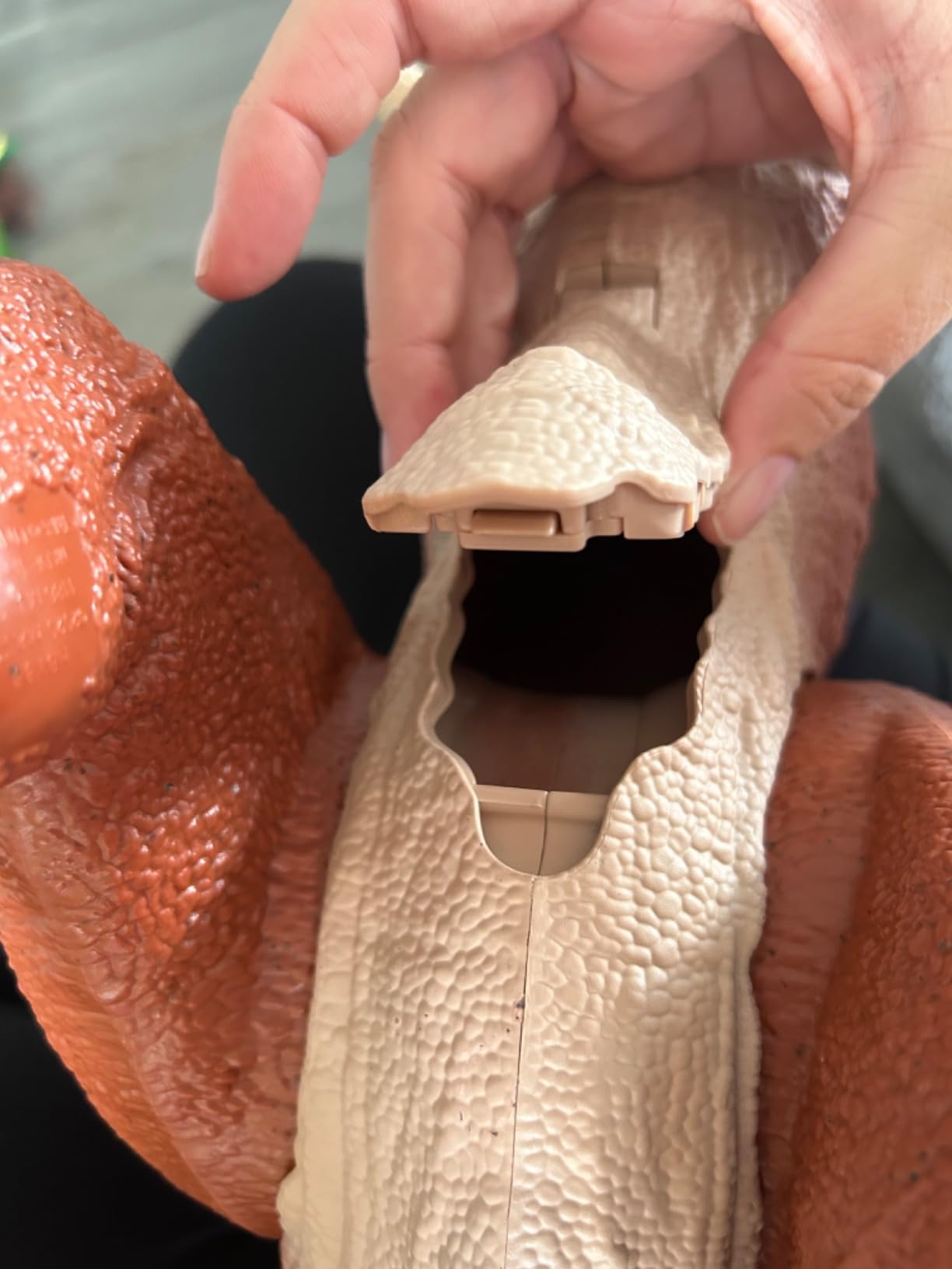 Mattel Jurassic World Colossal Carnotaurus Toro Dinosaur Action Figure Camp Cretaceous with Stomach-Release Feature, 36-in Long, Realistic Sculpting, Kid Gift Age 4 Years & Up customer photo 2