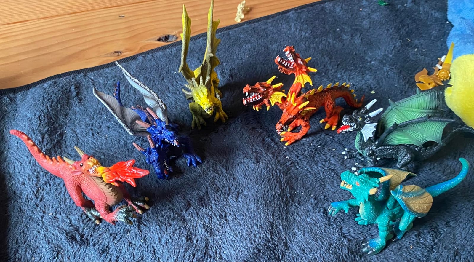 Hiawbon 6 Pcs Ancient Realistic Dragon Figurines Flying Dragon Figurines customer photo 1