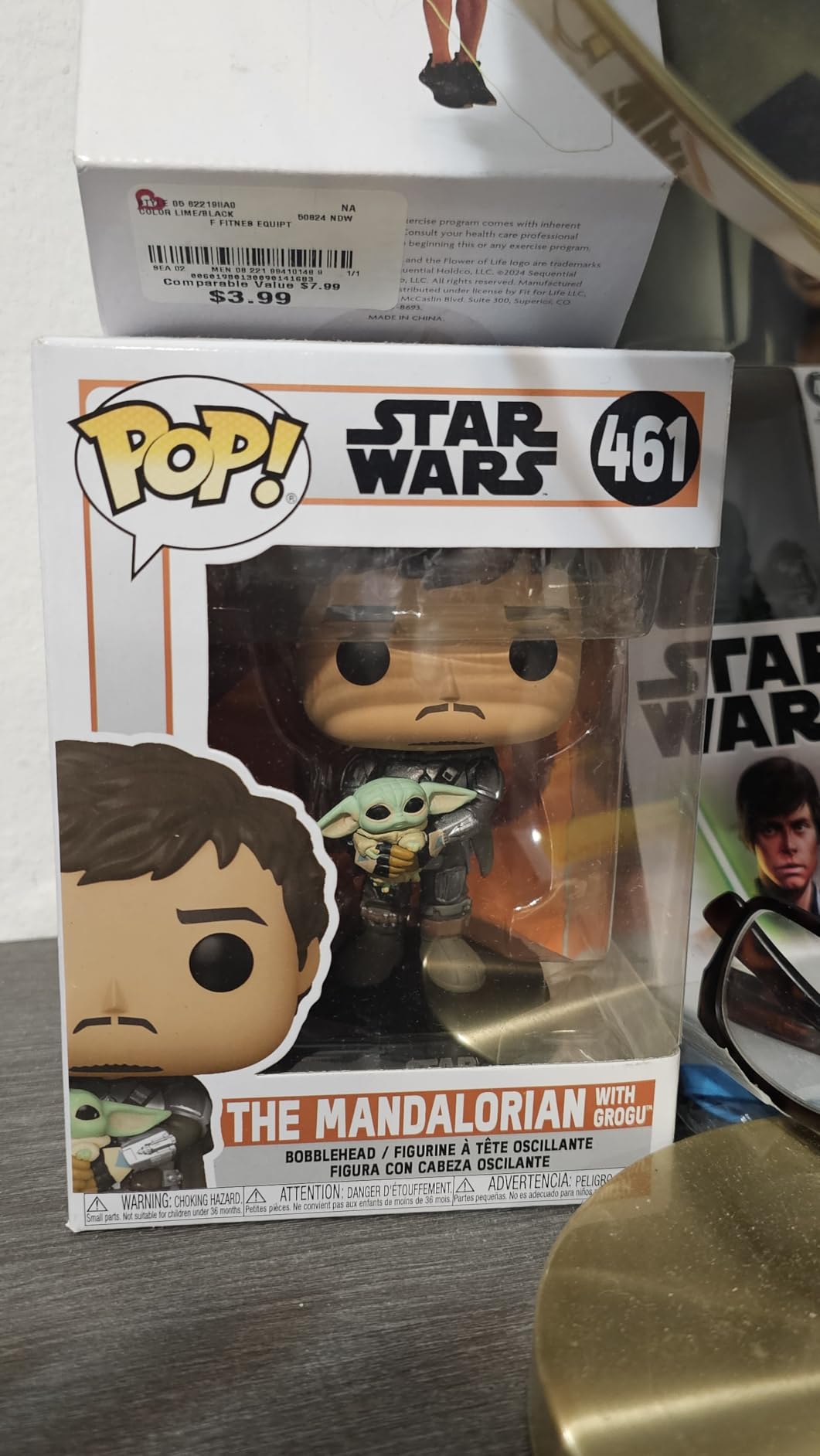 Funko POP! Star Wars: The Mandalorian - Mando Holding Grogu customer photo 1