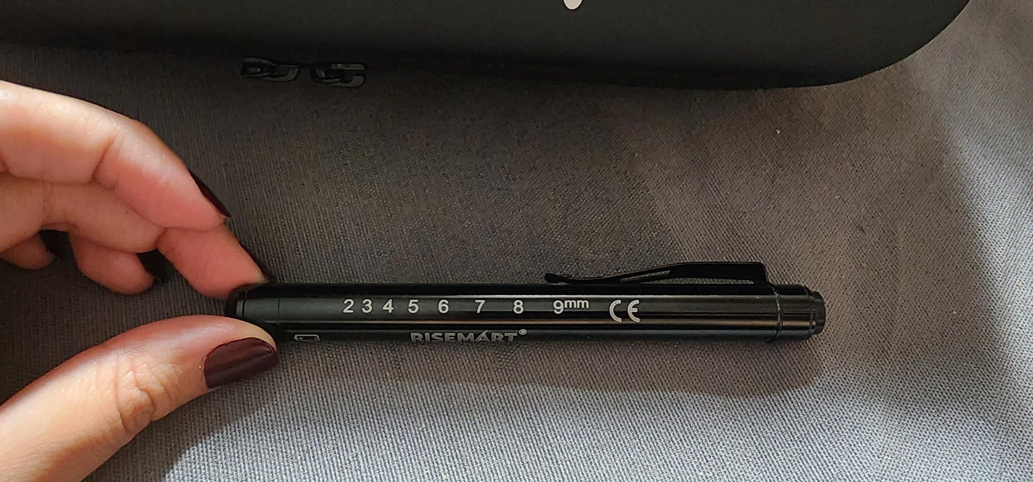 RISEMART Pen Lights for Nurses, 2 Pack Reusable Medical Light with Pupil Gauge and Ruler, White Light LED Penlight for Student Doctors EMT customer photo 2