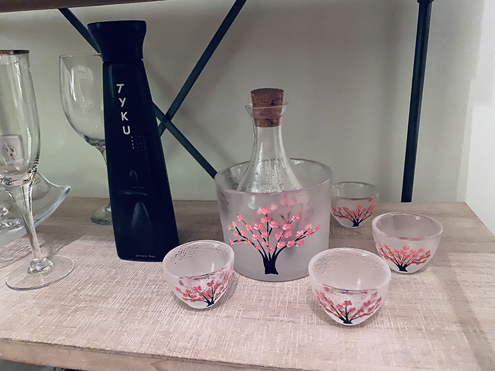 DUJUST Japanese Sake Set for 4, Handcraft Pink Cherry Blossoms Design, 1 Sake Bottle, 1 Sake Tank and 4 Sake Cups, Cold/Warm/Hot Sake Carafe, Special Japanese Gifts Set - 6 pcs customer photo 2