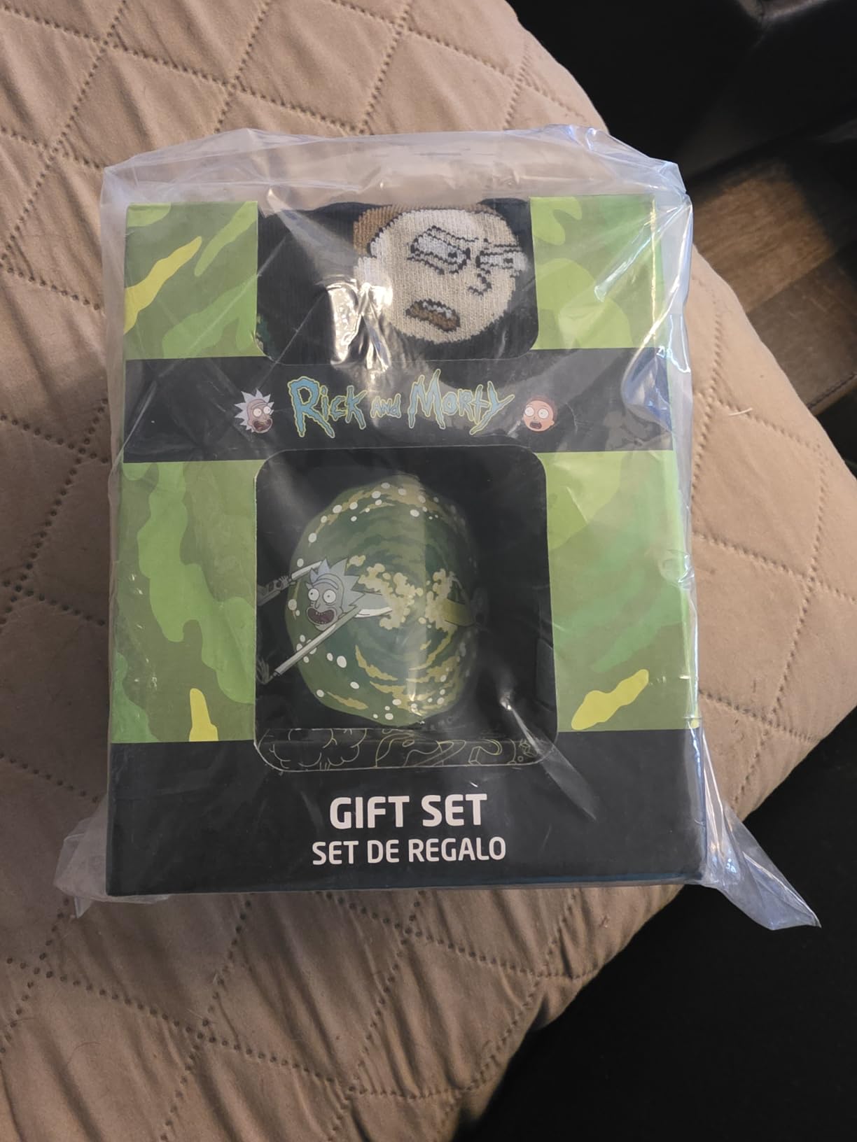 RICK AND MORTY Mug & Socks Gift Set for Men & Teens, Ceramic Tea Coffee Cup & Casual Trainer Crew Socks US Size 7-11, Gifts for Him customer photo 1