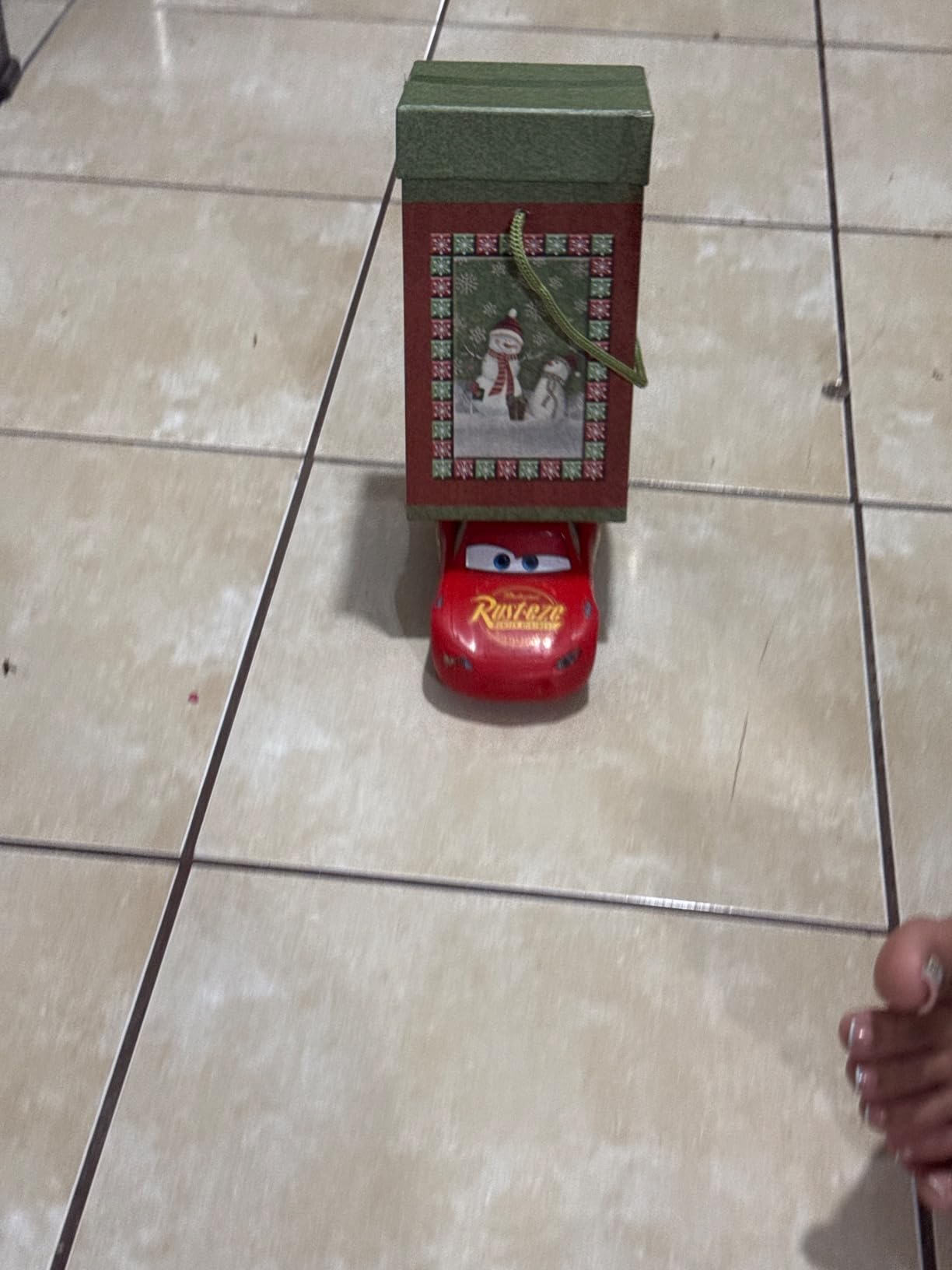 Jada Toys Pixar Cars 1:24 Lightning McQueen RC Remote Control Car 2.4 GHz Red Toys for Kids customer photo 2