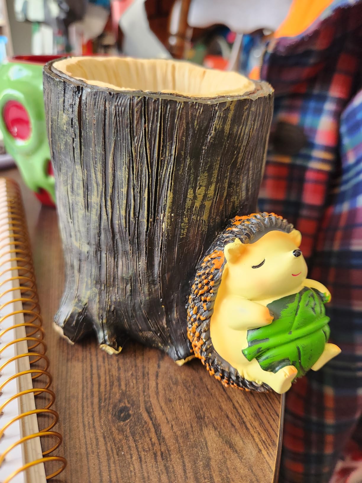 IBWell Desk Pen Toothbrush Pencil Pot Holder,Cute Resin Hedgehog Holder, Desktop Organizer Container Stationery Storage Office Desk Decoration customer photo 1