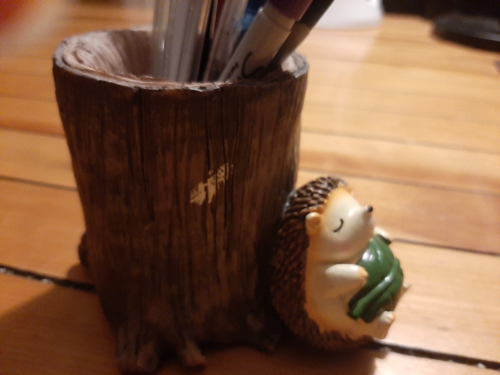 IBWell Desk Pen Toothbrush Pencil Pot Holder,Cute Resin Hedgehog Holder, Desktop Organizer Container Stationery Storage Office Desk Decoration customer photo 2