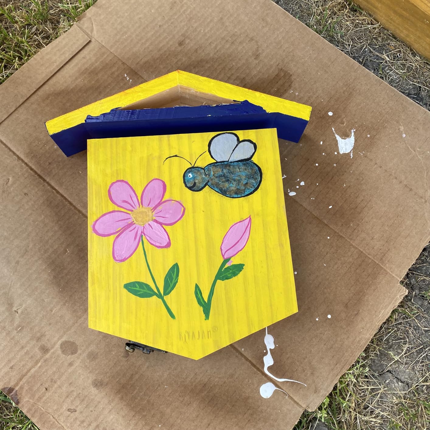 Rivajam Native Bee Observatory | Mason Bee Houses for Pollinating Bees | Pollinator Bee Houses for the Garden Lover | Leaf Cutter Bee Home | Unique Gardening Gifts customer photo 1