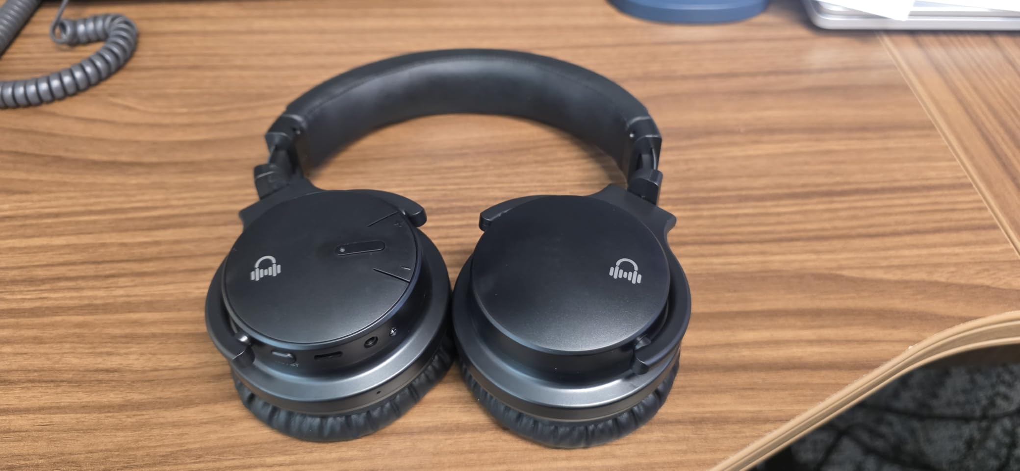 MOVSSOU Million Sold Classic E7 Active Noise Cancelling Headphones customer photo 1