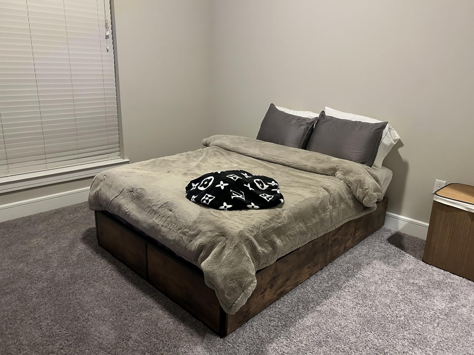 SHA CERLIN Full Size Platform Bed Frame with 4 Storage Drawers customer photo 1