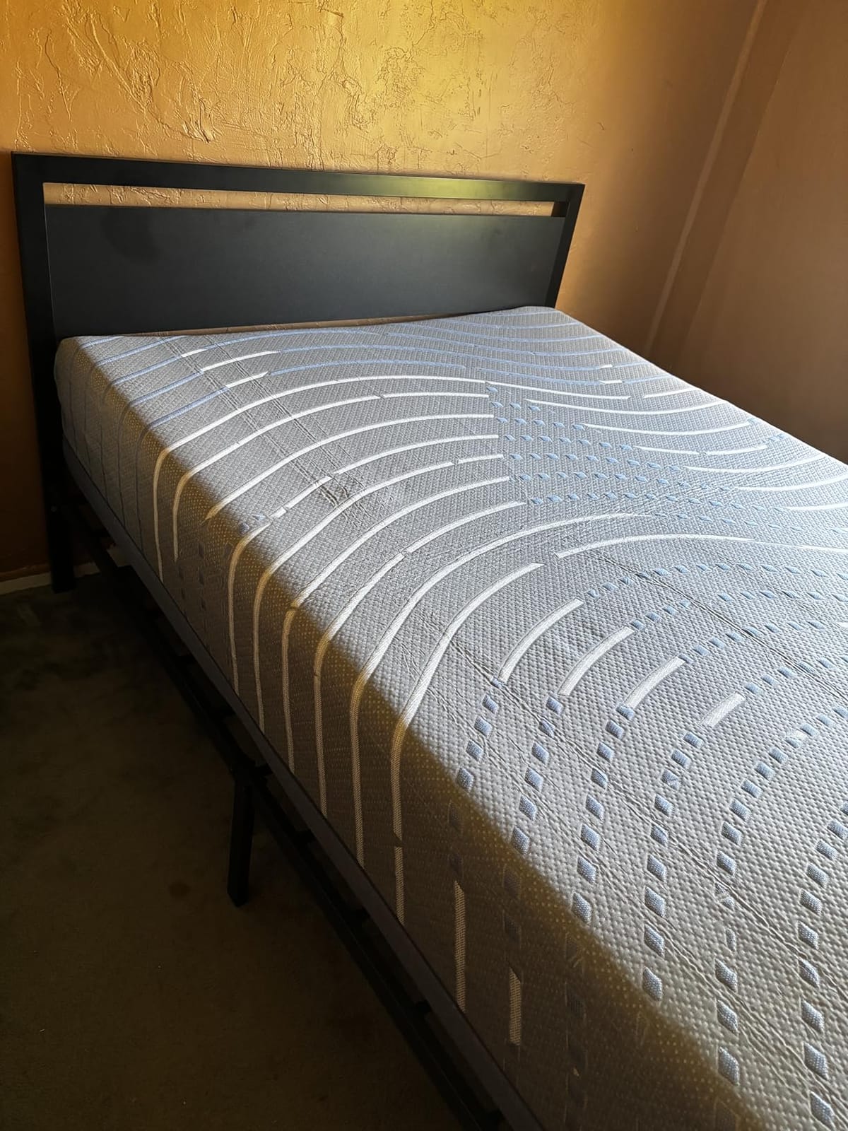 SHA CERLIN Heavy Duty Queen Size Bed Frame with Modern Headboard, Black customer photo 1