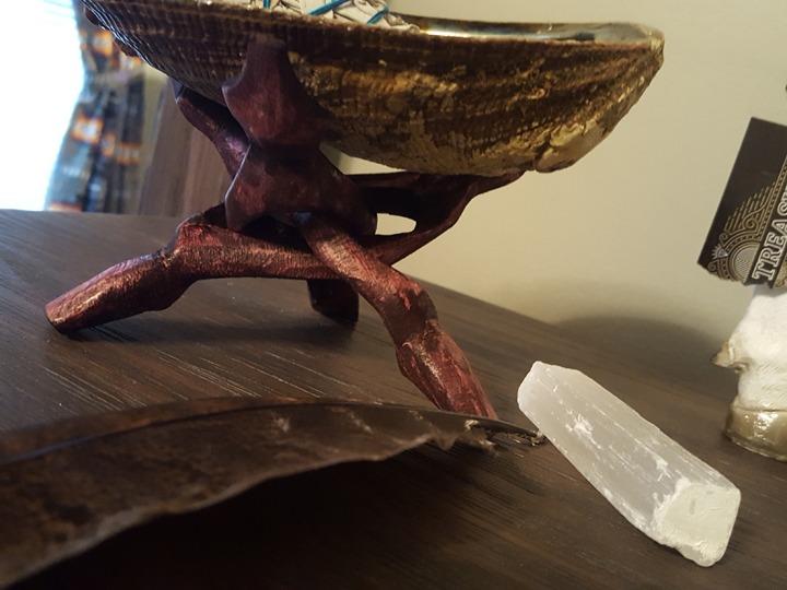 Alternative Imagination Wooden Tripod Display Stand - 8-Inch Hand Carved Holder Made from Mango Wood -Folding Natural Stand for Abalone Shell, Crystal Ball, Key Bowl,Trinket Dish, Incense,Decor & More customer photo 1
