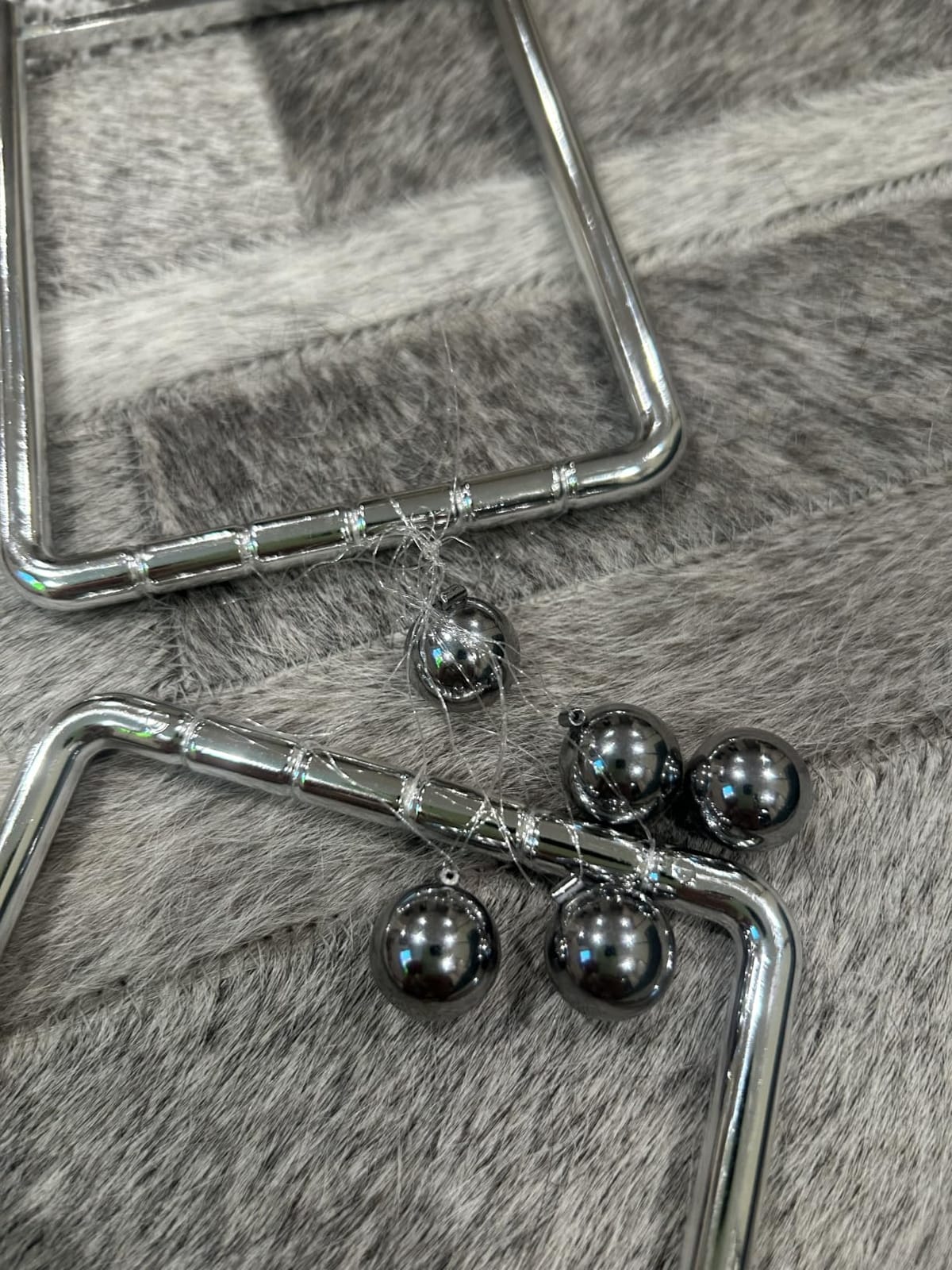 Newtons Cradle Balance Balls, Swinging Balls with Black Base, Science Physics Accessories for Adults, Calm Down Fidgets Kit, Desk Ornament for Stress Relief, Office Home Decoration (Black) customer photo 2