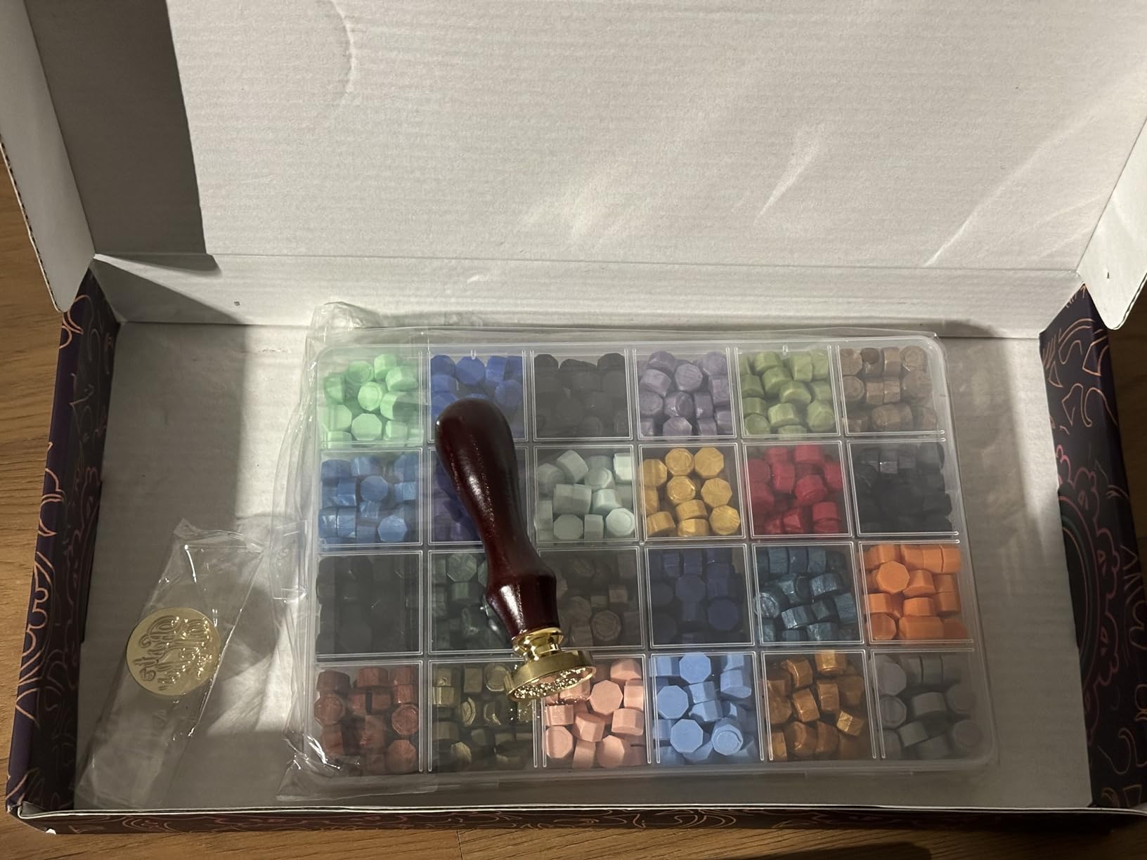 Aottom Wax Seal Stamp Kit with Gift Box, 24 Colors 650 Pcs Beads, Warmer, Envelopes, Candles, Stamp, Metallic Pen for Gift and Decoration customer photo 2