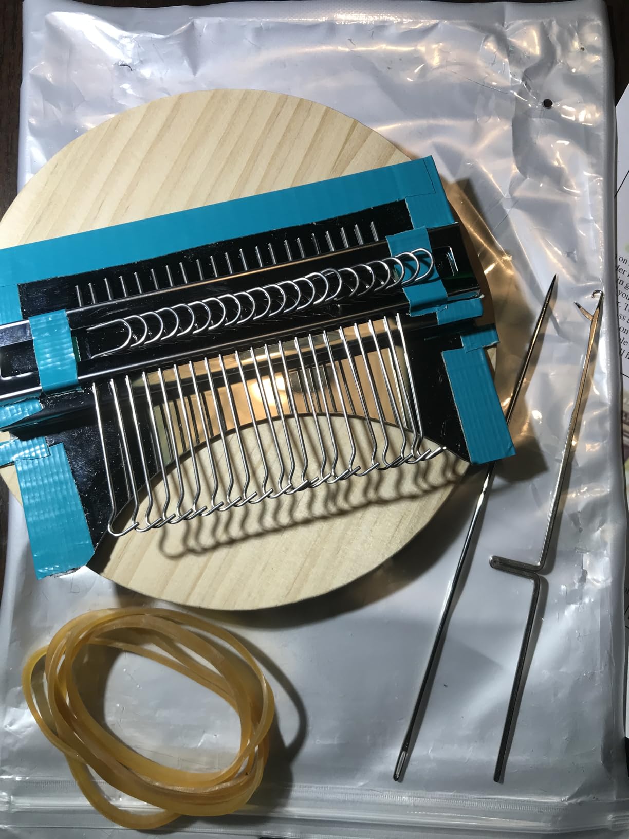Small Loom Speedweve Type Weave Tool,darning Loom Quickly Mini Mending Convenient Darning Loom for Mending Jeans Socks Clothes Loom Machine Makes Beautiful Stitching Diy Weaving Arts (14 Hooks) customer photo 1