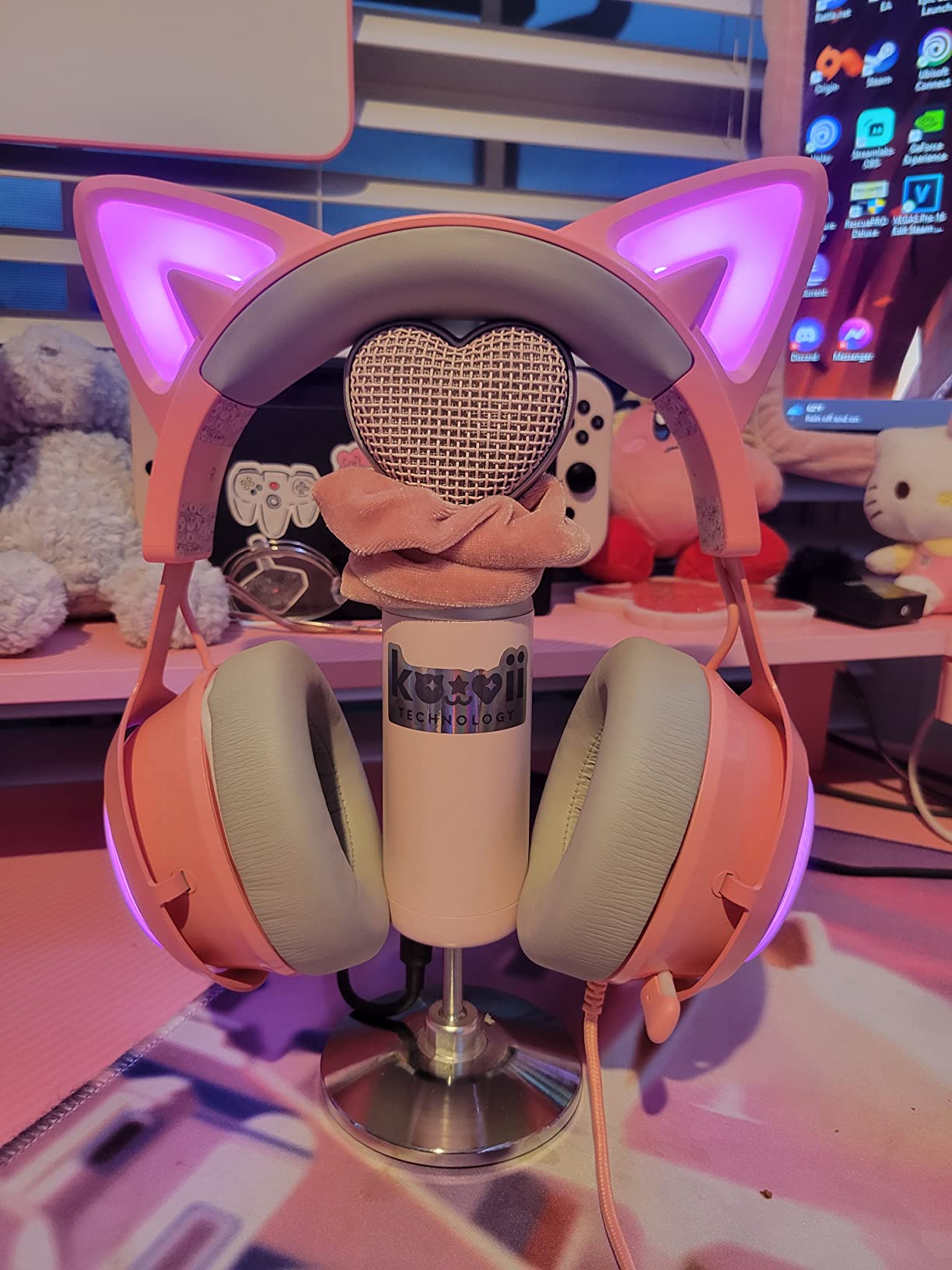EASARS Pink Gaming Headset GS510, Wired, Over Ear, Cat Ear Design with RGB Lighting, 7.1 Surround Sound, Retractable Mic, Compatible with PC, PS4, PS5 customer photo 2