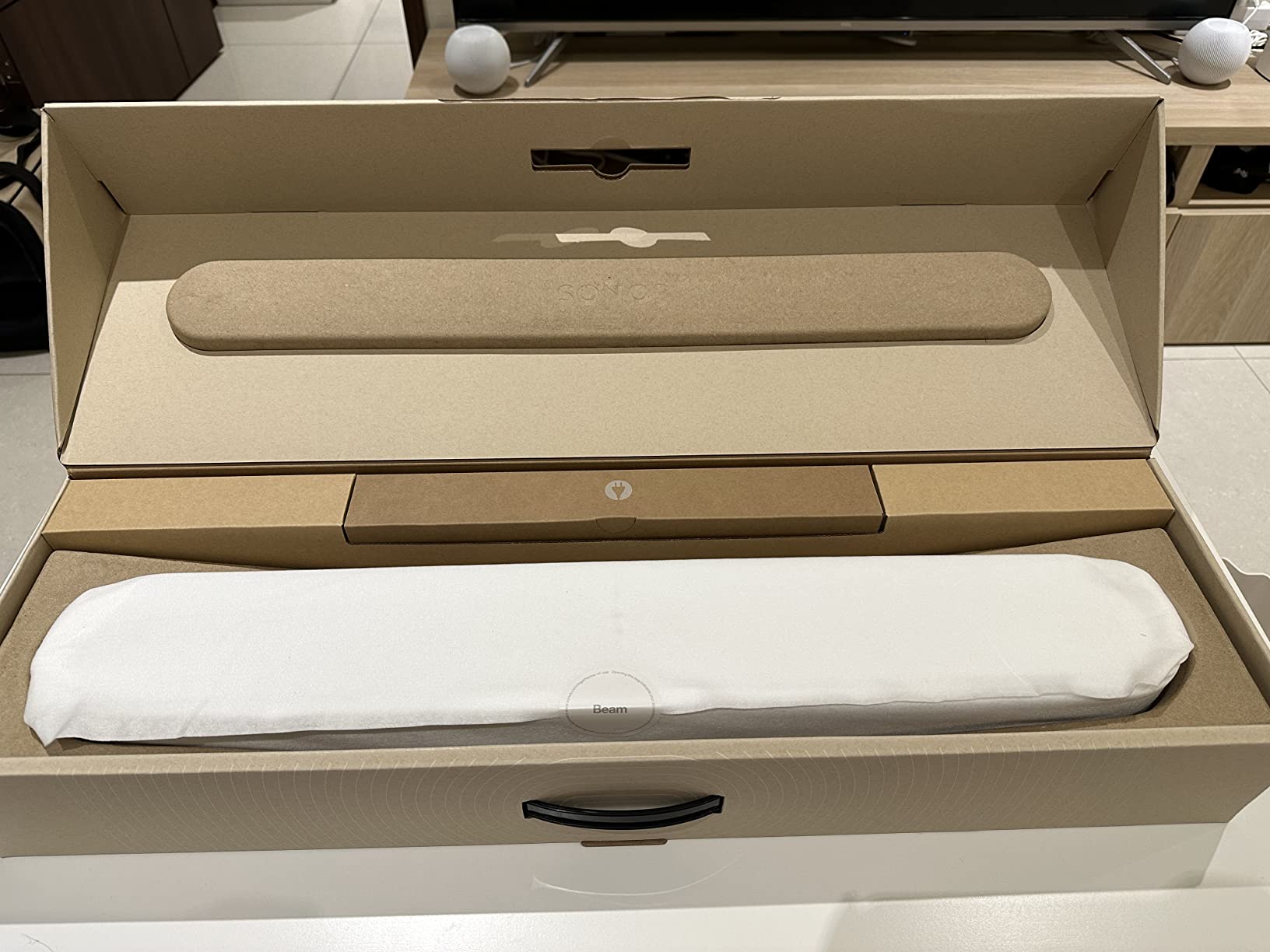 Sonos Beam Gen 2 - Black - Soundbar with Dolby Atmos | 5-Driver Array with 3D Surround | Alexa | Works with Sonos Sub Mini & Rears | WiFi | Ethernet & AirPlay 2 | HDMI eARC customer photo 1