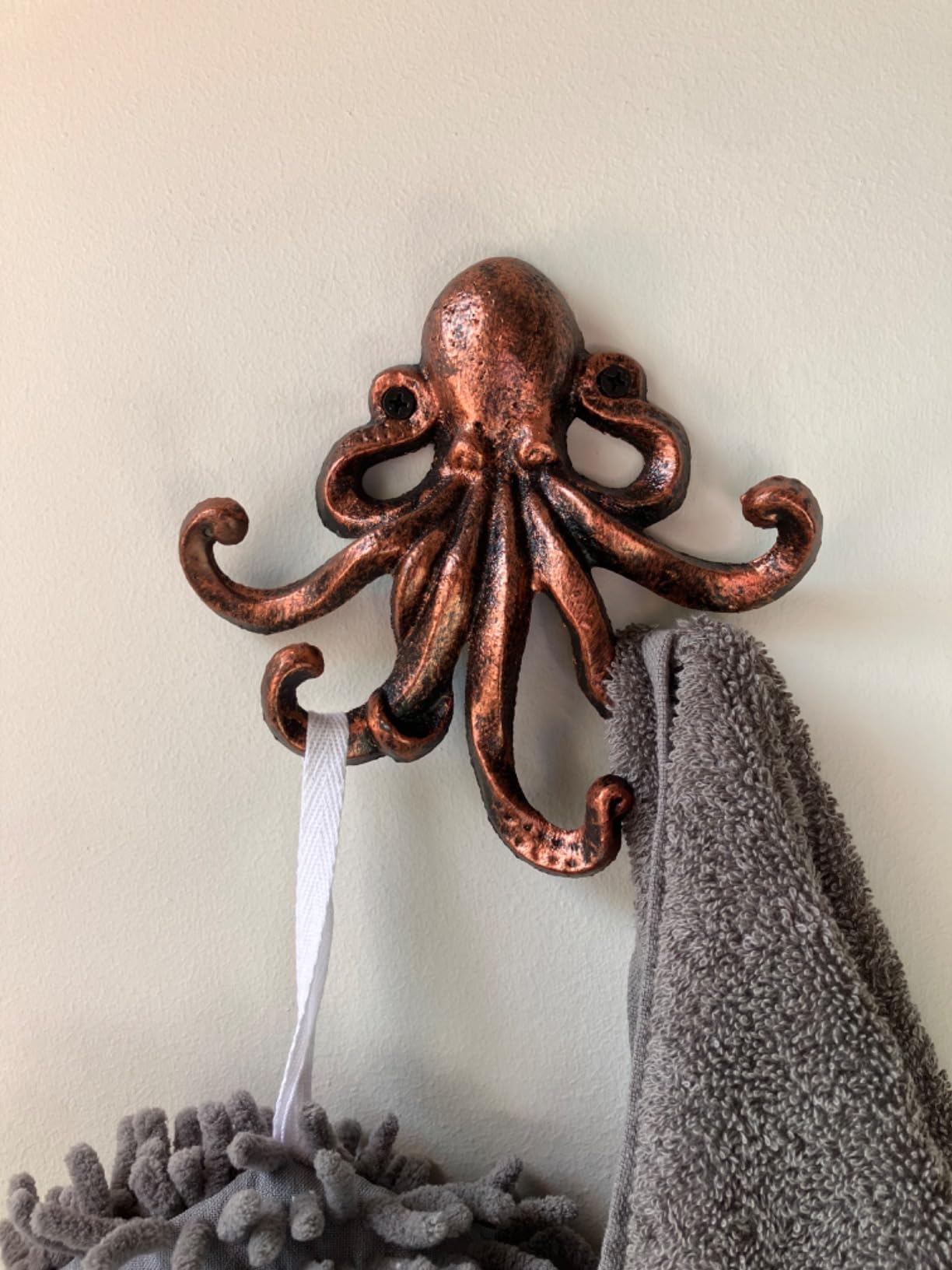 RONYOUNG 2PCS Heavy Duty Decorative Octopus Hook- Wall Mounted Coat Hooks/Solid Cast Iron Unique Key Holders/Home Decor (Red Bronze) customer photo 1