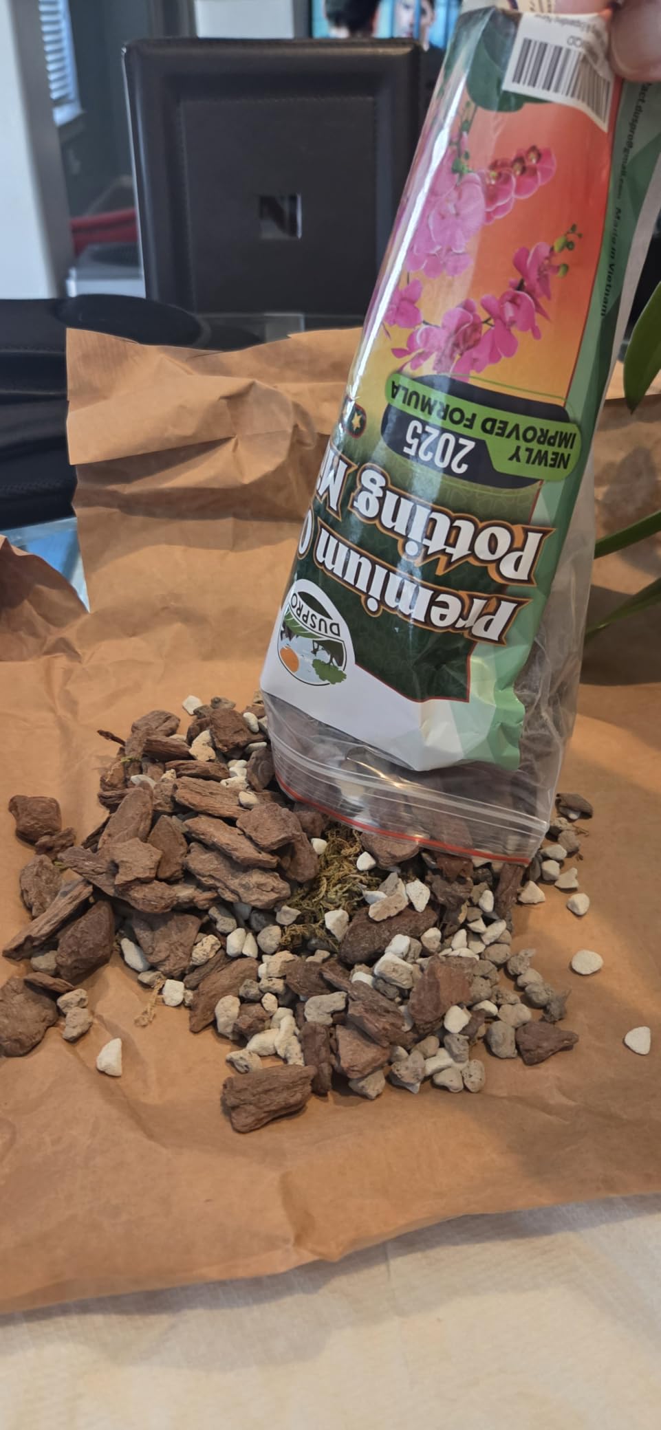 DUSPRO 4in1 Orchid Potting Mix For Repotting, Pre-Mixed & Ready to Use, 2QT customer photo 1