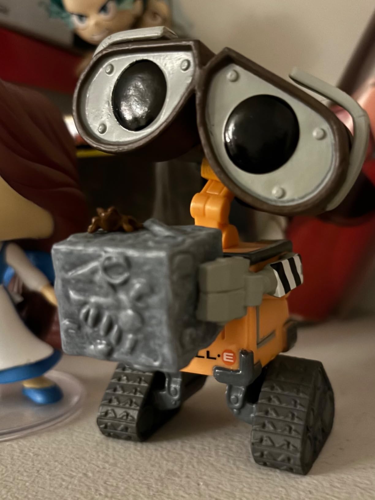 Funko POP! Disney Pixar Wall-E with Trash Cube - WonderCon Exclusive customer photo 2