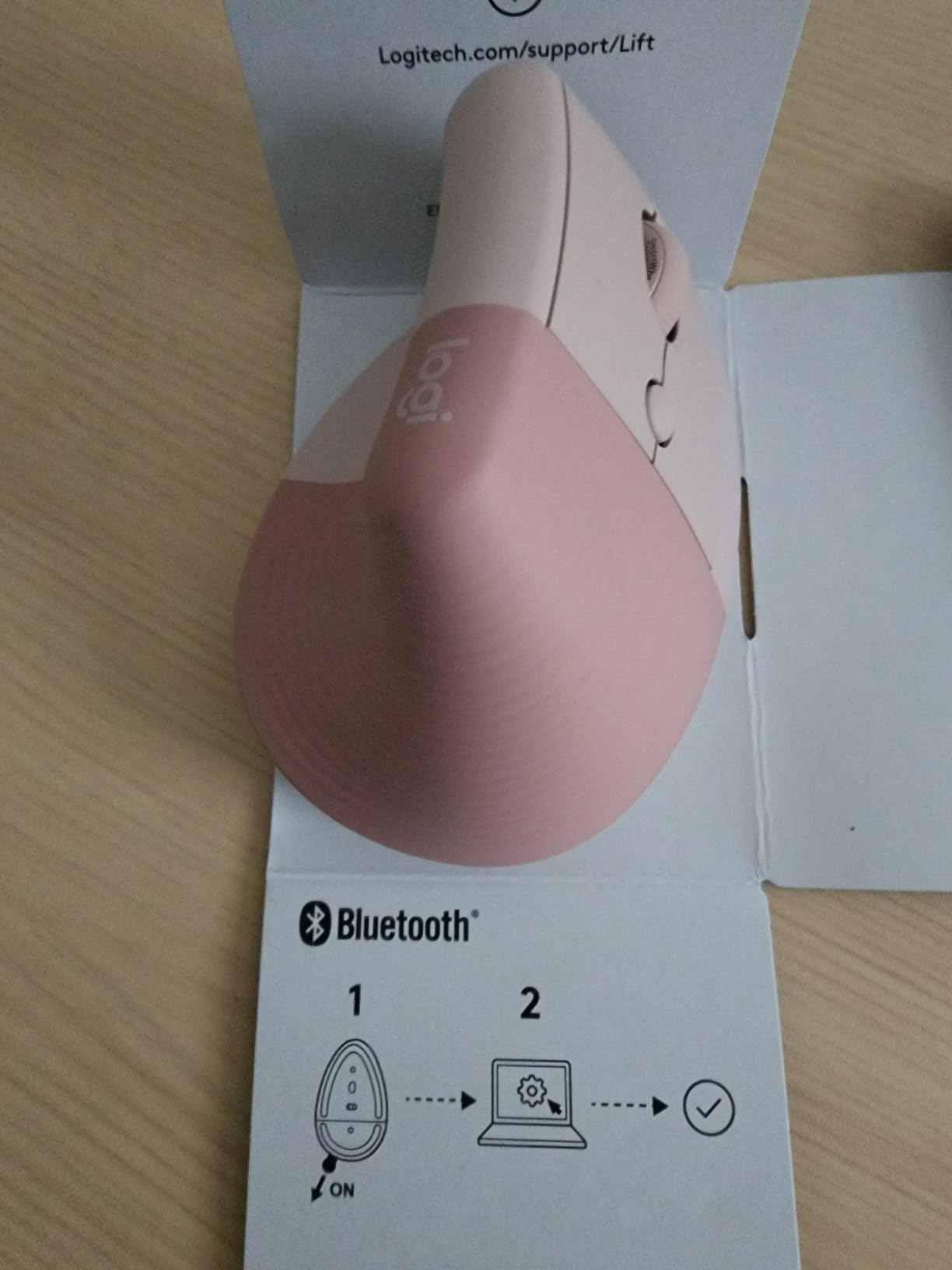 Logitech Lift Vertical Ergonomic Wireless Mouse - Graphite customer photo 1
