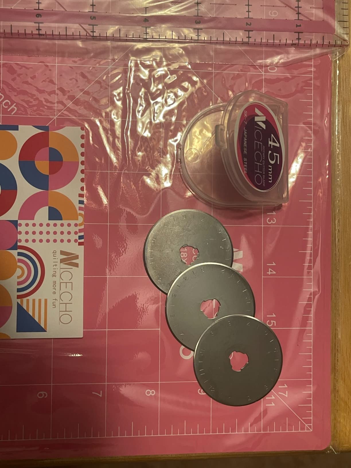 Rotary Cutter Set,Nicecho Sewing Quilting Supplies,45mm & 28 mm Fabric Cutters,8 Rotary Cutter Blades,A3 Cutting Mat for Sewing,6x12 & 2.5x12 In Quilting Rulers,Ideal Quilt kits for Lovers & Beginners customer photo 1