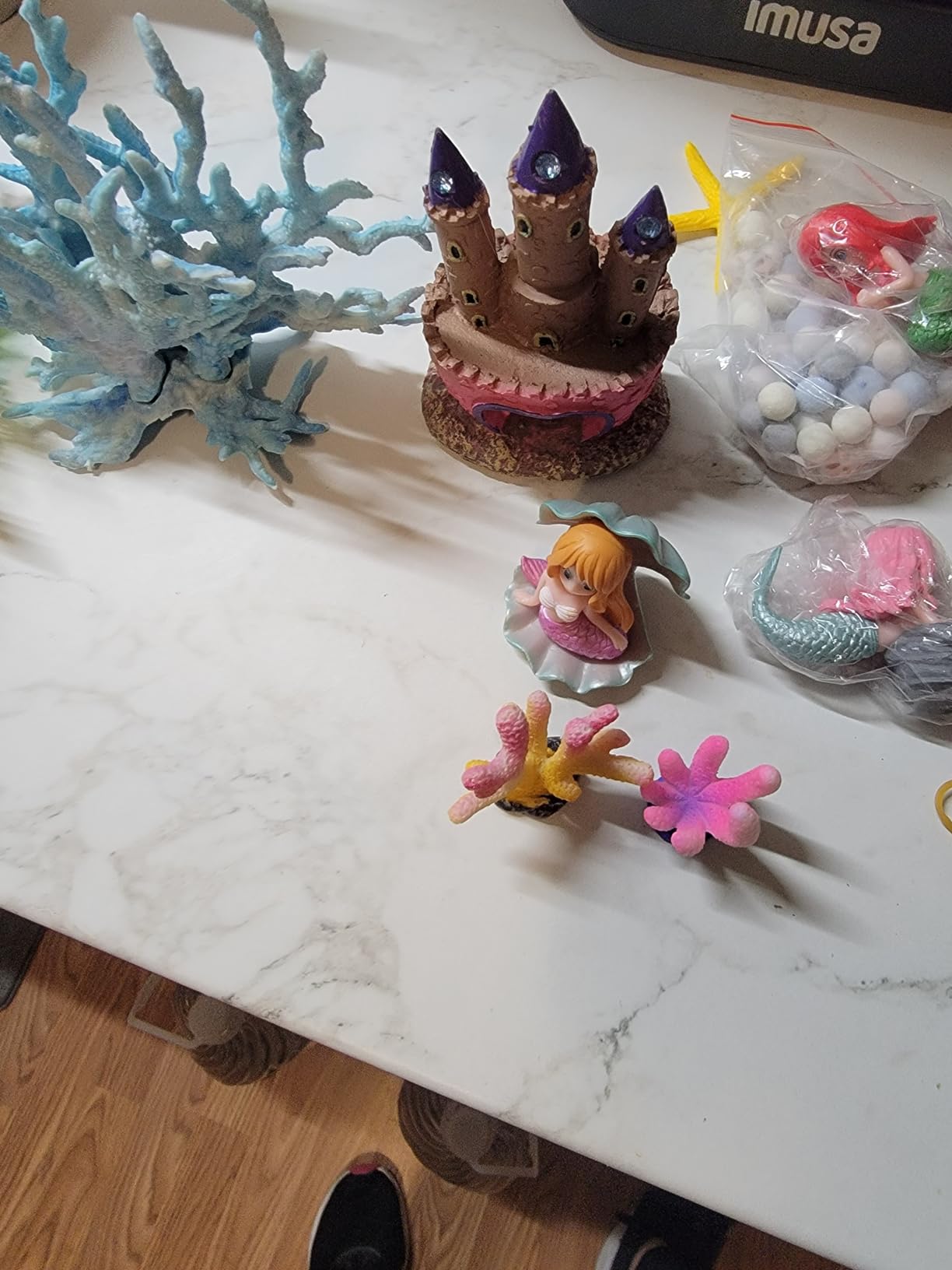 Kooterfun Mermaid's Castle Fish Tank Decorations-28pack Include Castle Hideout, Faux Coral,Starfish and Artificial Plastic Plants Aquarium Décor Accessories for All Fish-Pink customer photo 1