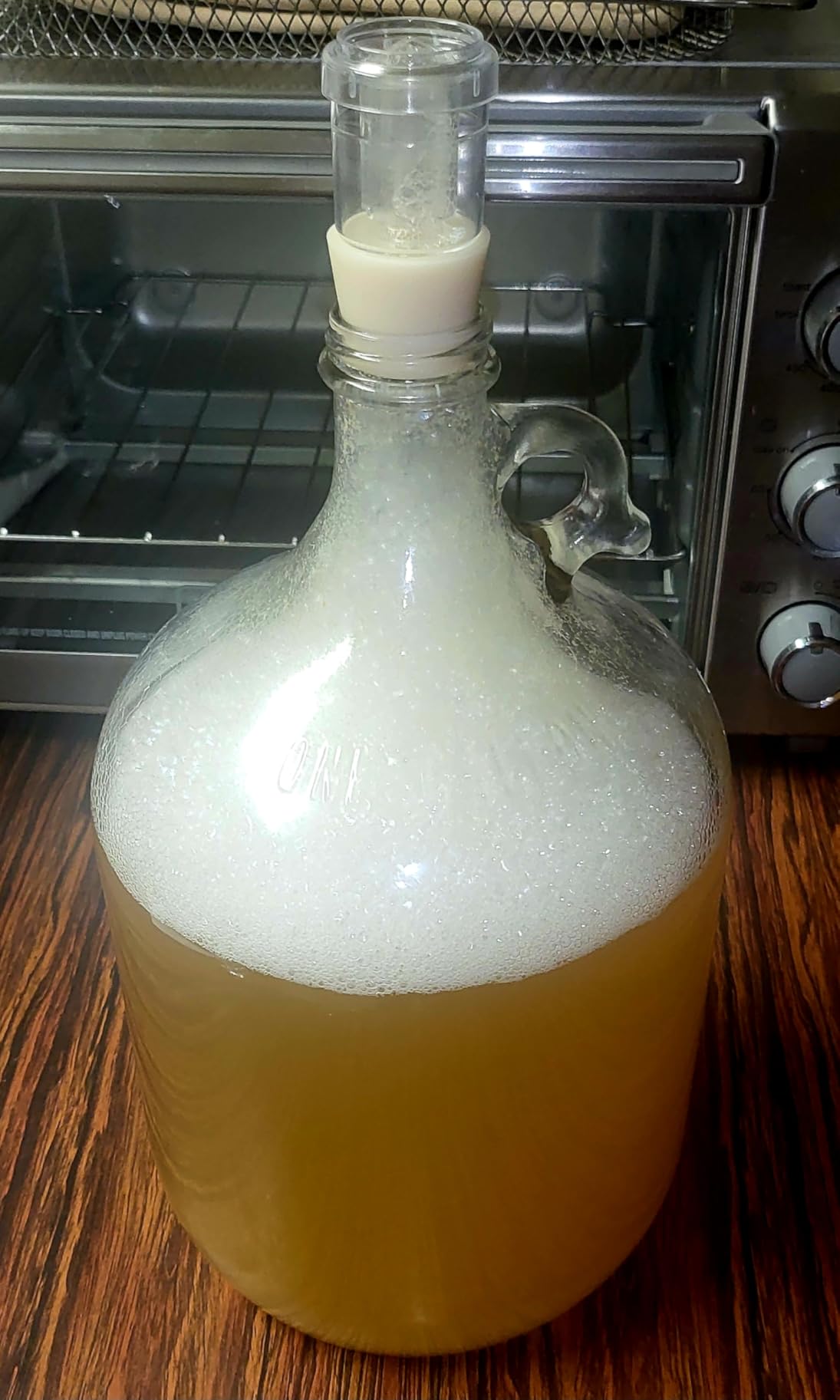 North Mountain Supply 1 Gallon Glass Fermenting Jug with Handle & Airlock customer photo 2