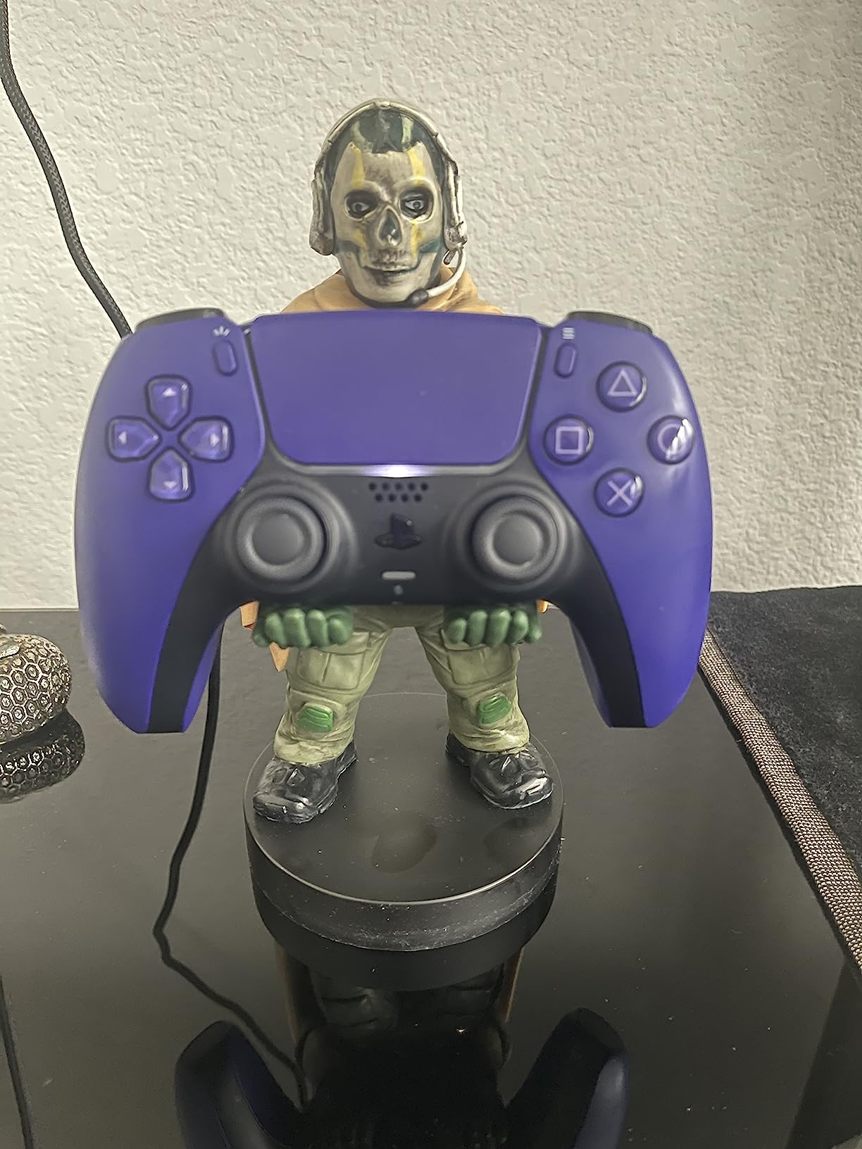 Exquisite Gaming Call of Duty Ghost Warzone Licensed Controller Holder & Phone Stand customer photo 2