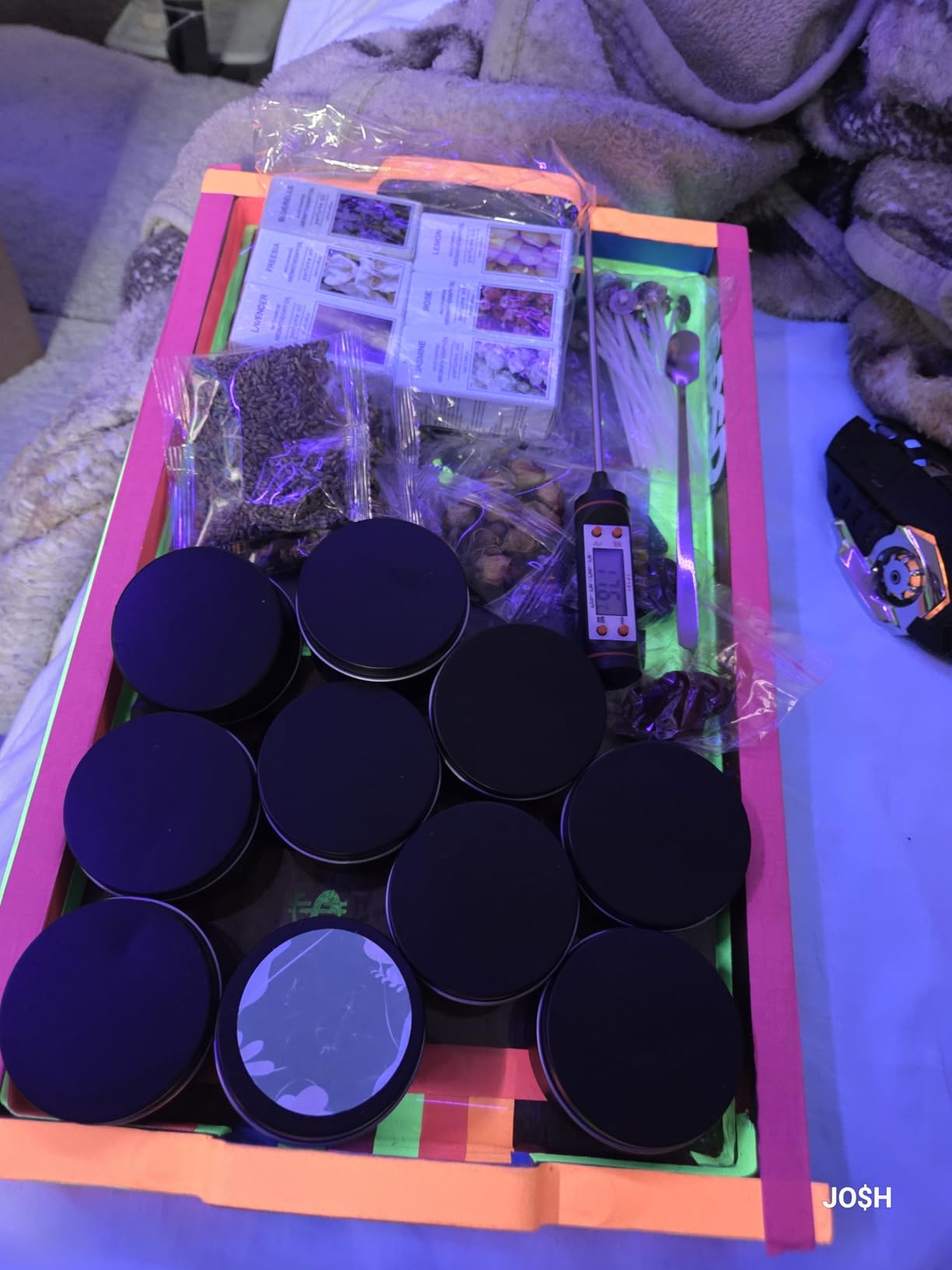 Complete Candle Making Kit with Wax Melter,Candle Making Supplies,DIY Arts&Crafts Kits Gift for Beginners,Adults,Including 500w Electronic Stove,Wicks,Wax,Rich Scents,Dyes,Melting Pot,Candle tins customer photo 2