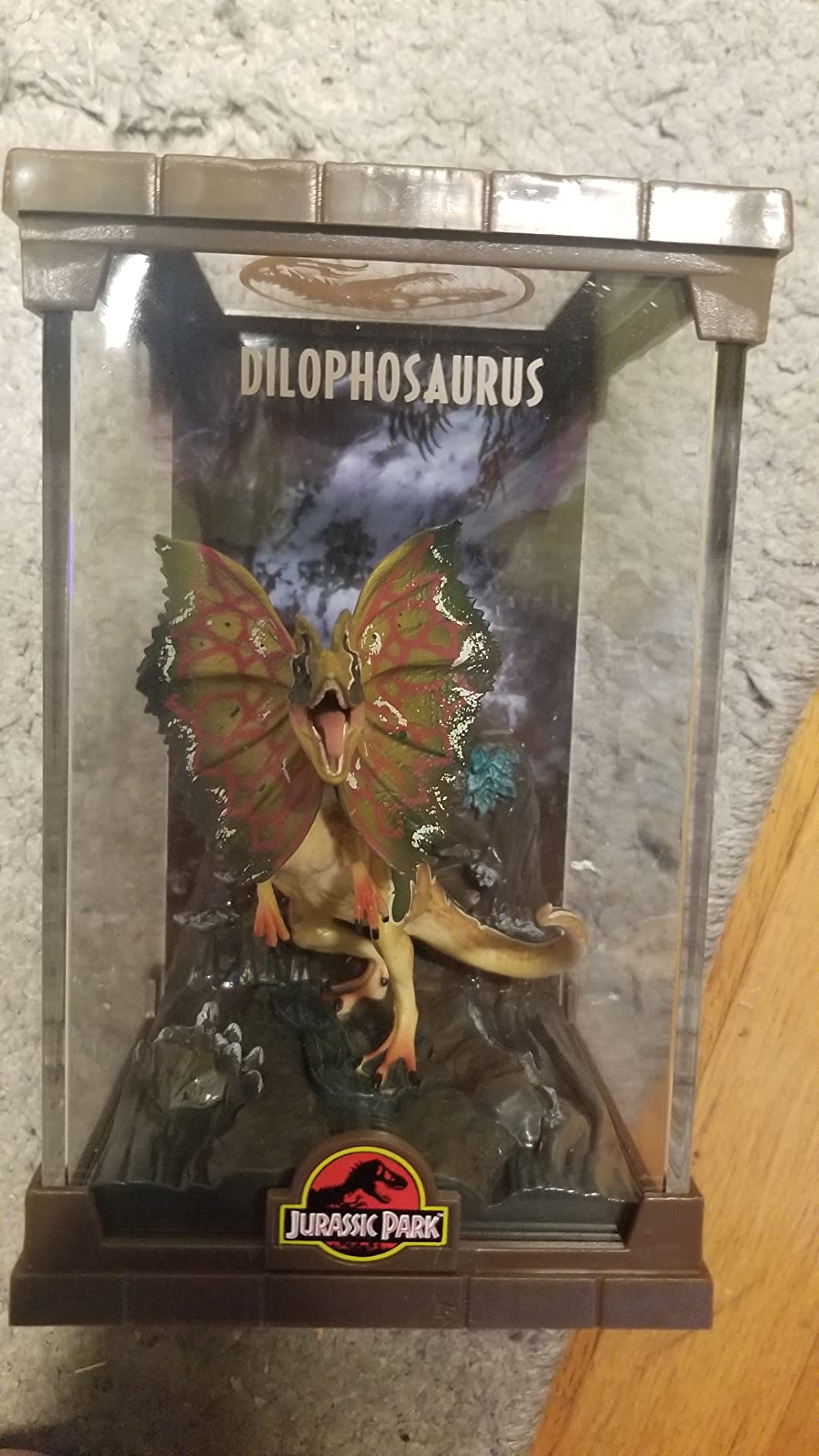 The Noble Collection Jurassic Park Dinosaur Dilophosaurus customer photo 1