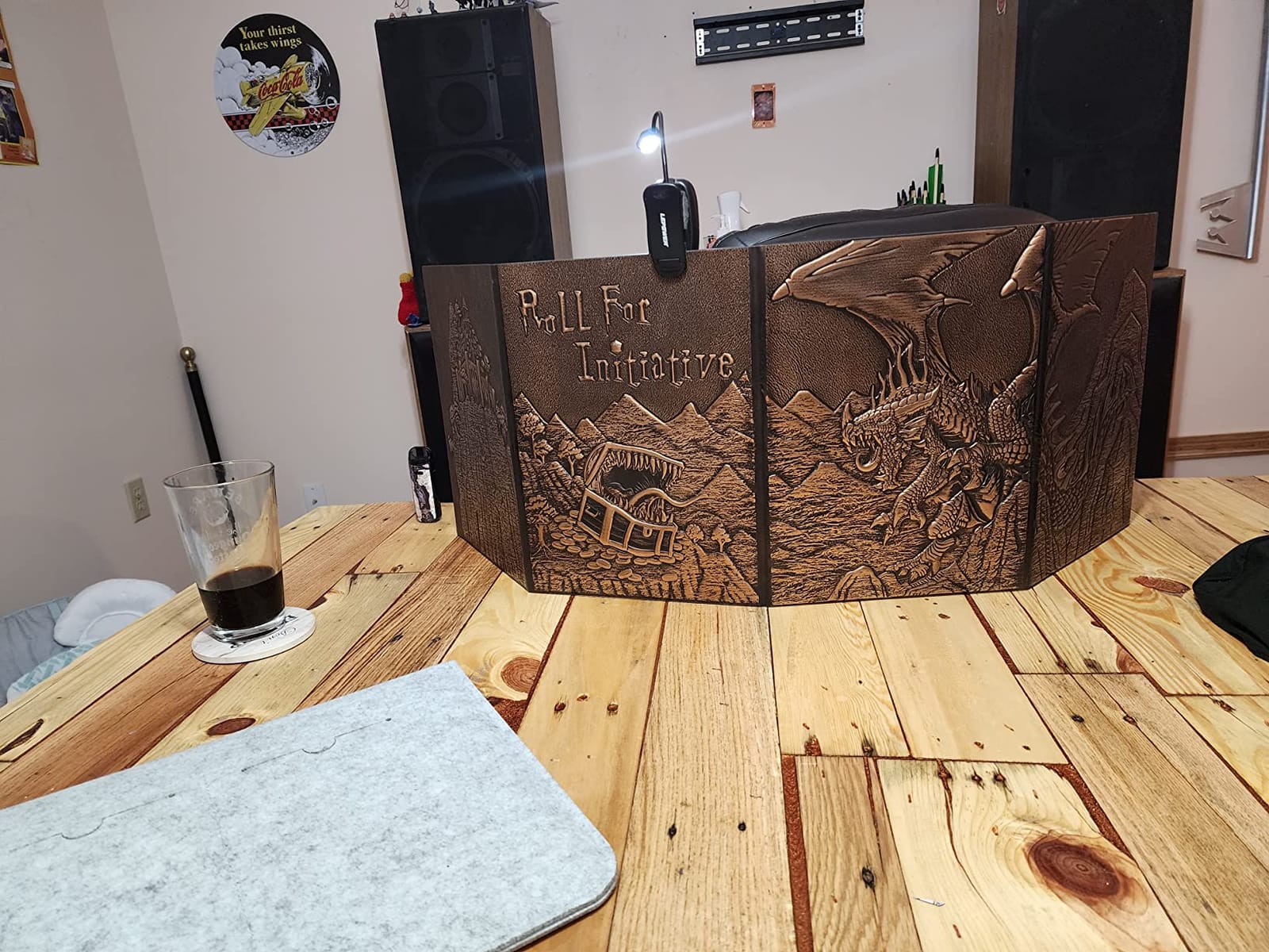 CZYY Faux Leather Dungeon Master Screen, 4-Panel DM Screen with Pockets customer photo 2