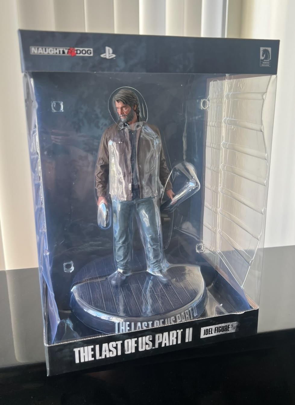 Dark Horse Comics The Last of Us Part II: Joel Figure, 9 inches customer photo 2