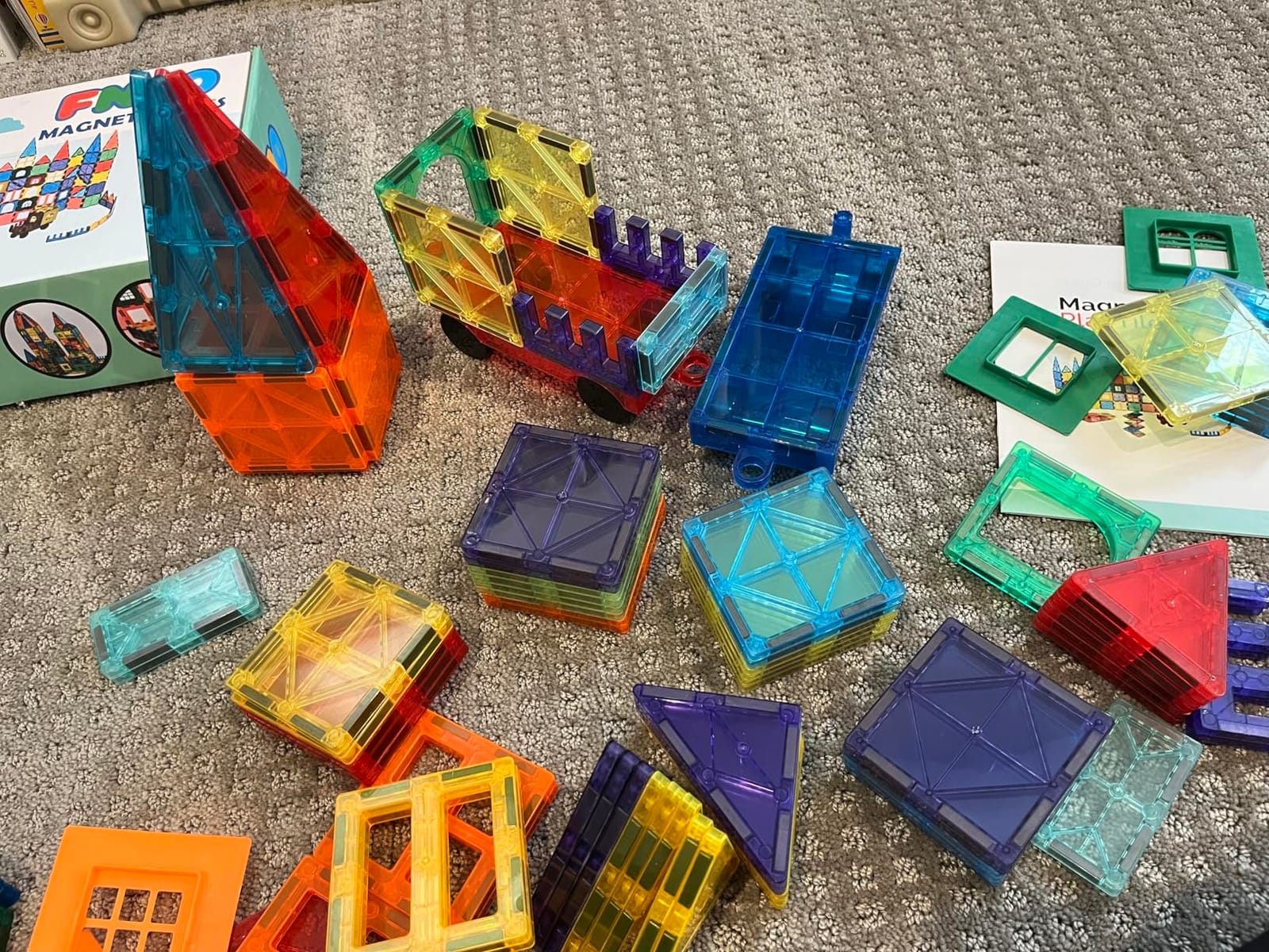 FNJO Magnetic Tiles, 100PCS Building Blocks, STEM Magnets Building Toy Set, Preschool Kindergarten Construction Stacking Toy, School Teacher Supplies, Classroom Must Haves customer photo 2
