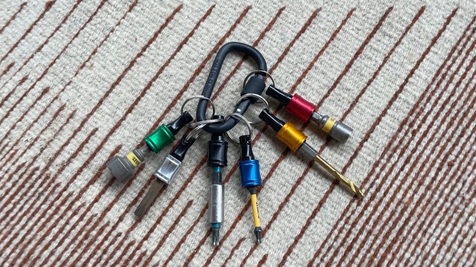 Push to Unlock,Katerk 6pcs 1/4 inch Hex Shank Aluminum Alloy Screwdriver Bit Holder Light-Weight Quick-Change Extension Bar Keychain Drill Screw Adapter Portable,Black Carabiner,Tool Gifts for Men customer photo 1