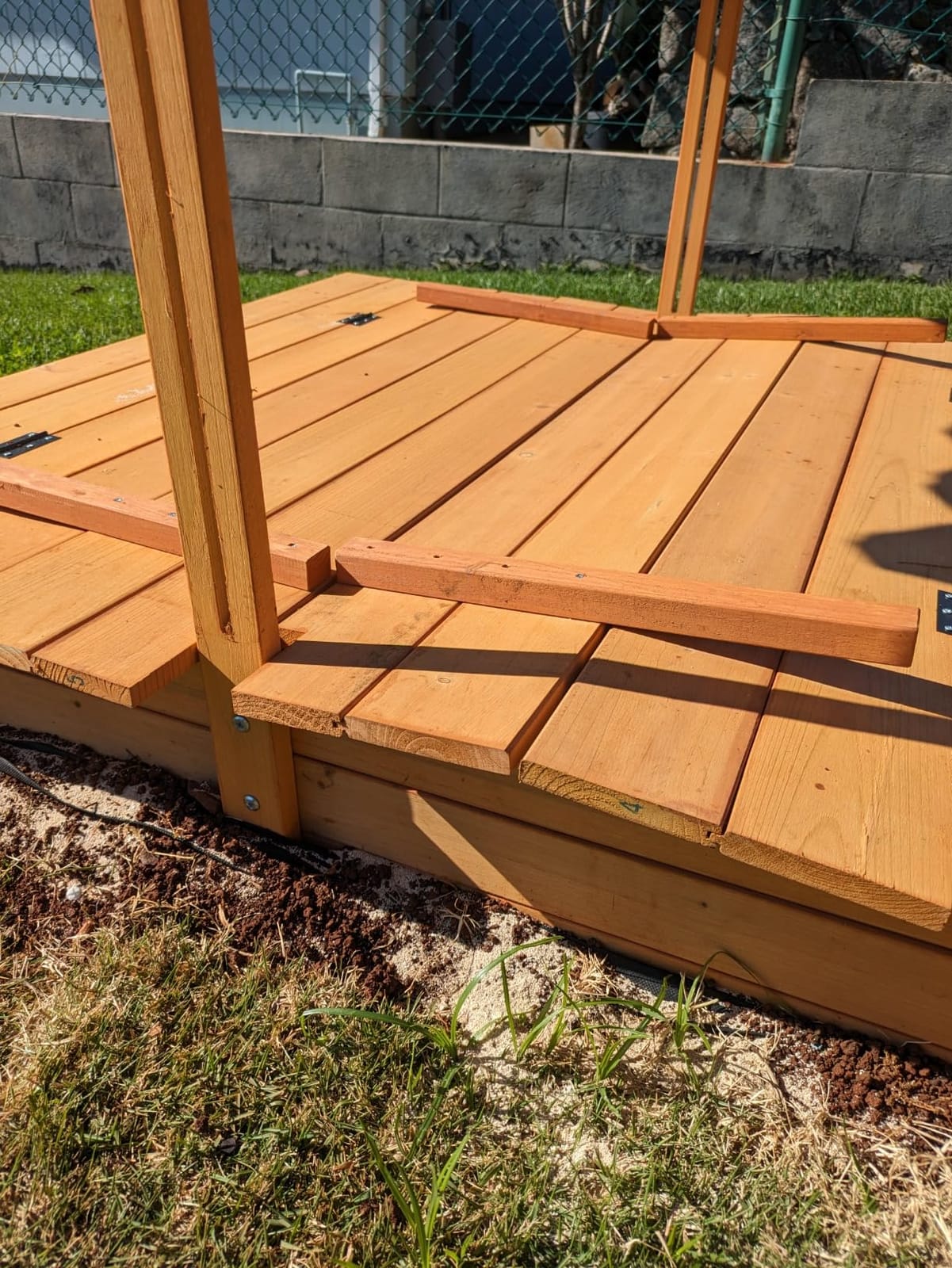 BIRASIL Wood Sandbox with Cover, Sand Box with 2 Bench Seats for Aged 3-8 Years Old, Sand Box for Backyard Garden, Beach Patio Outdoor (Natural Wood, 48 Inch) customer photo 2