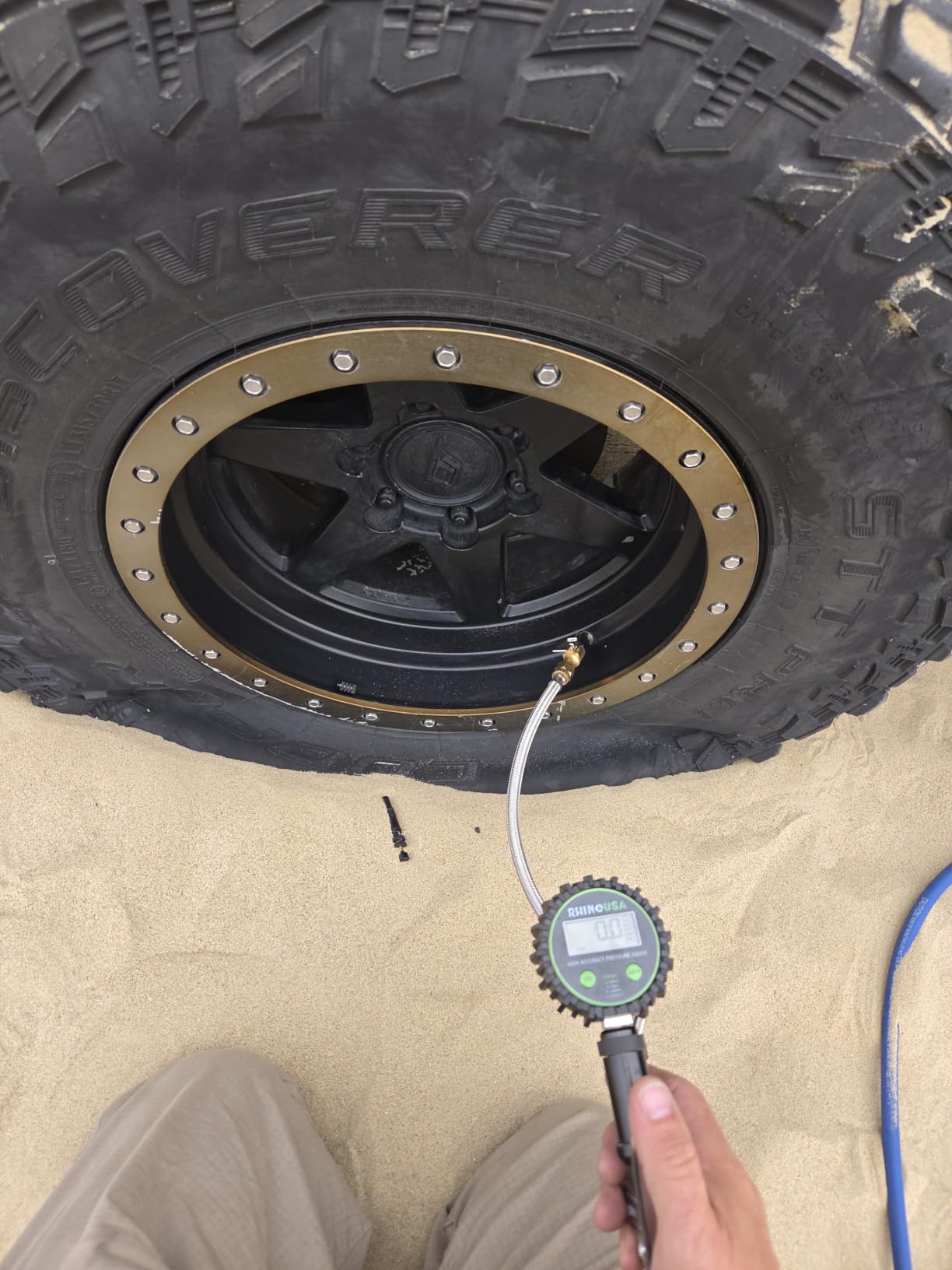 ALL-TOP Adjustable Auto-Stop Tire Deflator Valve Kit (10-30 PSI) 4 PCS Screw-on Tyre Air Down Tool for Offroad 4x4 (with 5 Valve caps) customer photo 2