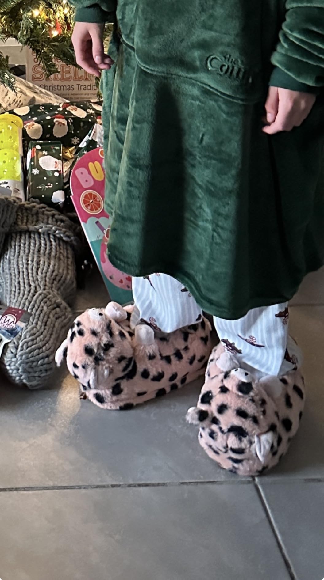 ooohyeah Women's Animal Plush Slippers customer photo 1