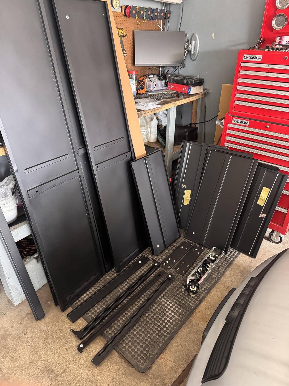 Yizosh Metal Garage Storage Cabinet with 2 Doors and 2 Adjustable Shelves - 35.5