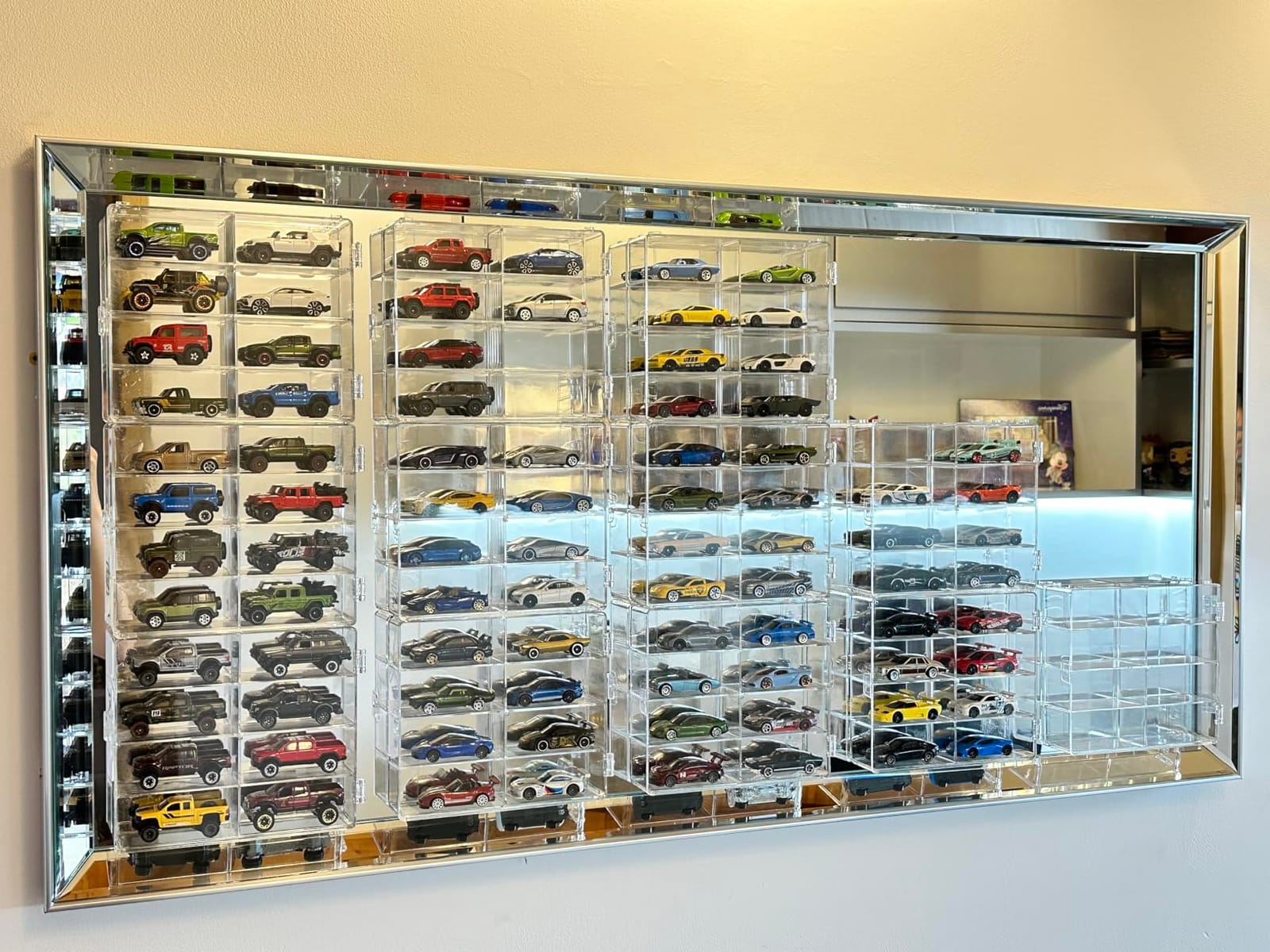 Hot 1/64 Scale Matchbox Wheels Toy Car Display Case Holds 32 Toy Cars Storage Organizer，Dustproof，Clear Matchbox Toy Car Display Box 6.5 X 7.5 X 1.6 inches 4pcs customer photo 1