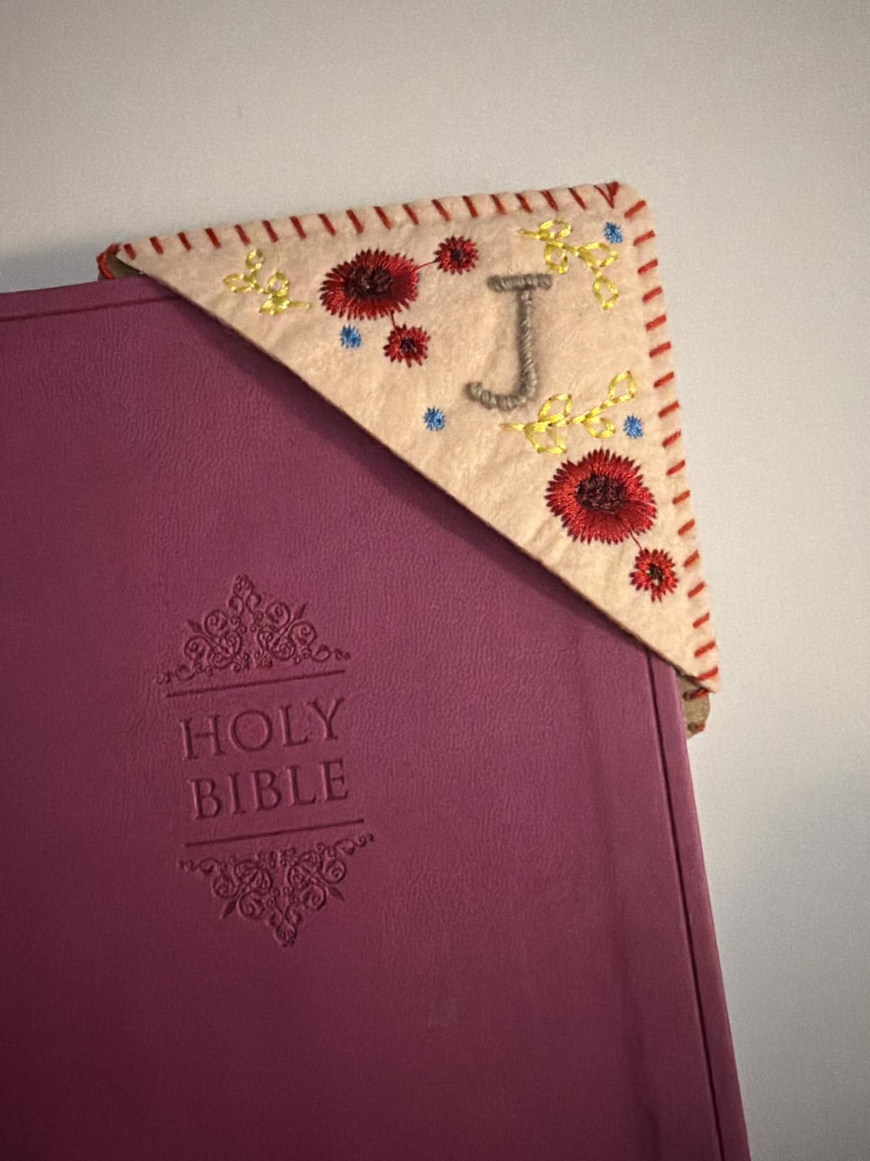 MOTEERLLU Personalized Hand Embroidered Corner Bookmark, Fall-J customer photo 1