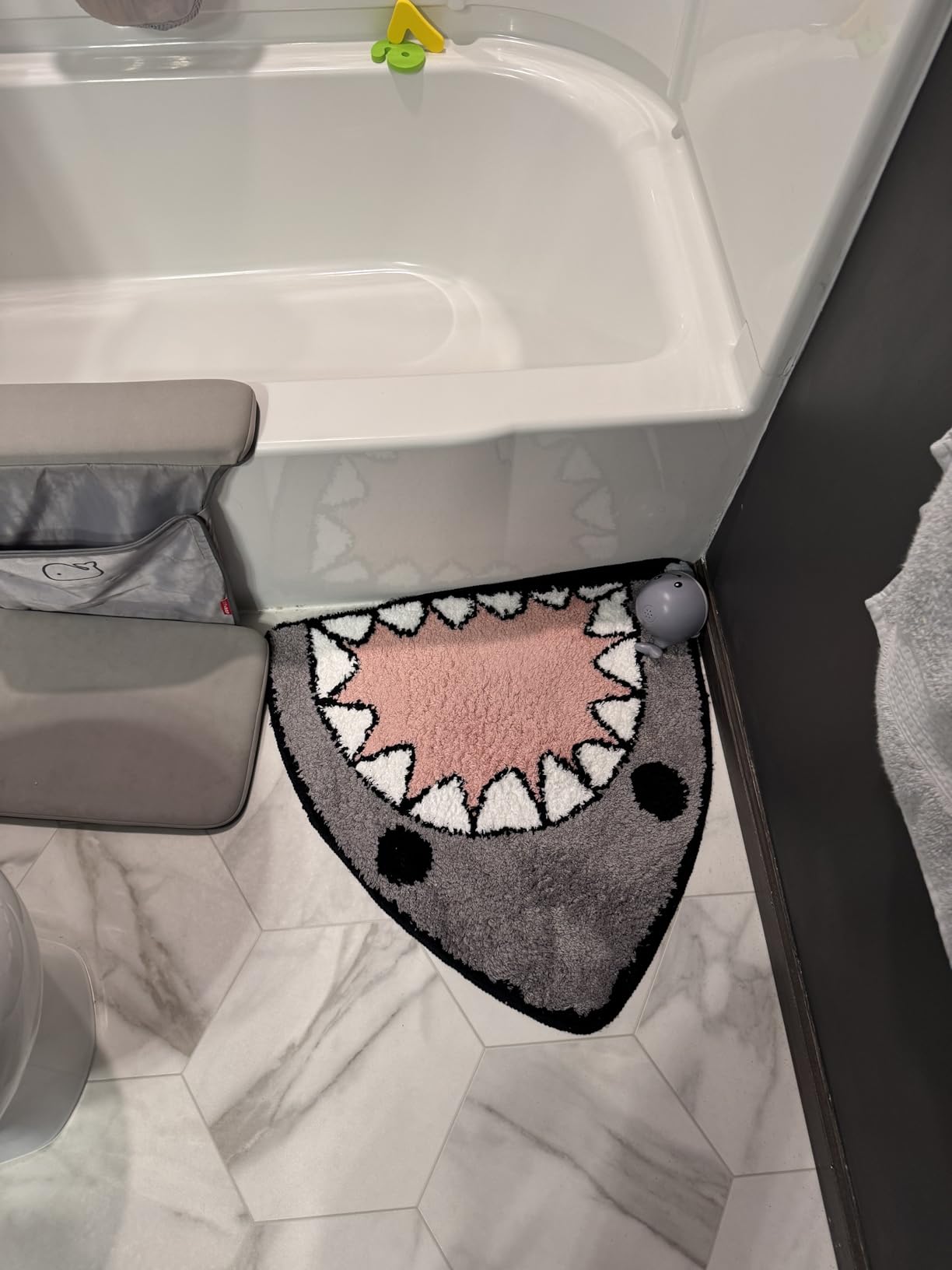 TRUEDAYS Shark Shaped Bathroom Rugs, Cute Animal Bath Mat, 24x24 Inch | Bathroom Decor, Soft Absorbent, Quick Dry, Machine Washable, Non Slip Bath Rugs for Bathroom Kitchen Bedroom customer photo 1