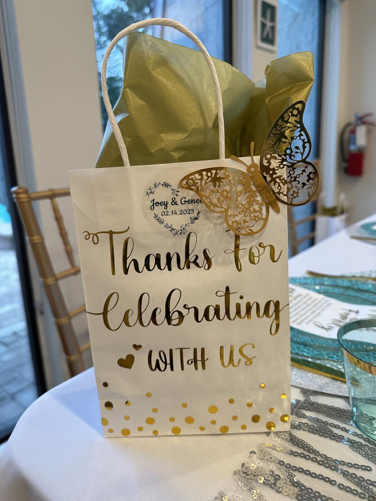 TaoBary 24 Pcs Wedding Gift Bags Bulk Thanks You Guest Gifts, White customer photo 1