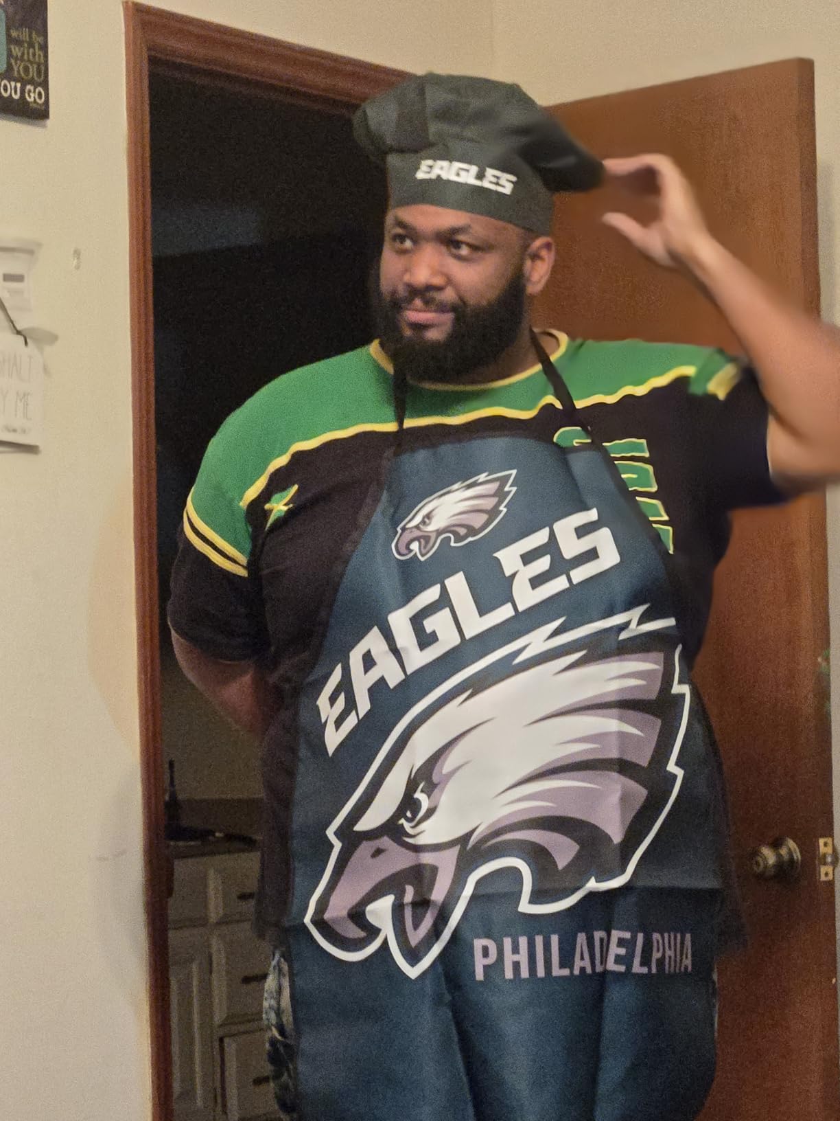 Mojo Licensing Philadelphia Eagles Apron Chef Hat Set Full Color Universal Size Tie Back Grilling Tailgate BBQ Cooking Host customer photo 1