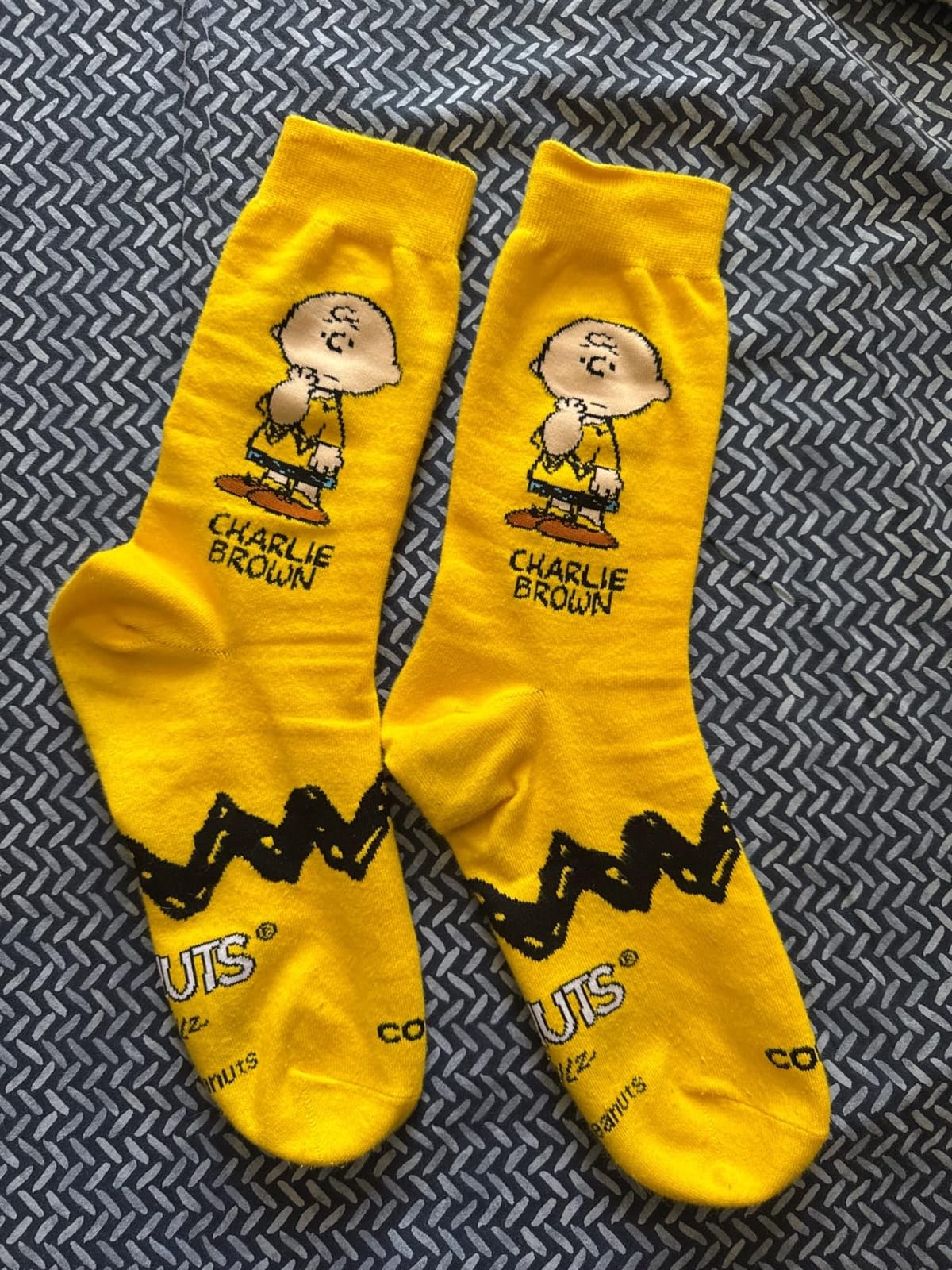 Odd Sox - Peanuts Snoopy Charlie Brown Novelty Funny Crew Socks, Size Large customer photo 2