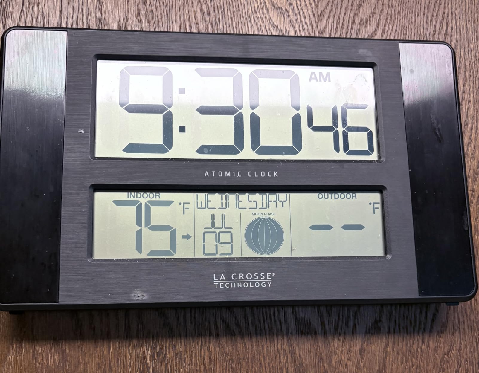 La Crosse Technology 513-75624-INT Digital Atomic Clock with Outdoor Temperature and Moon Phase, Black customer photo 2