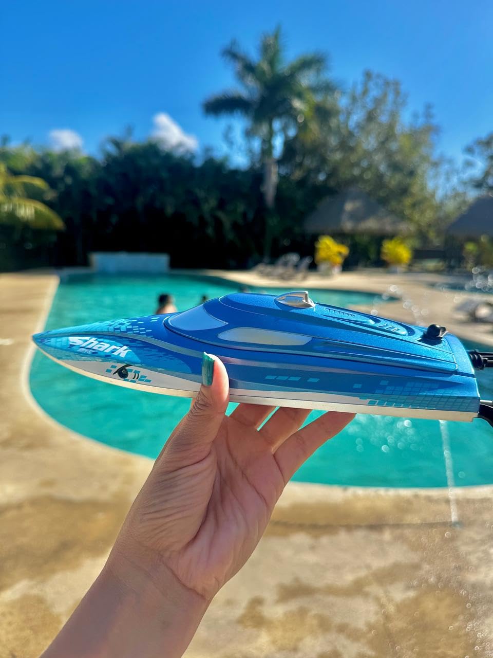 DEERC High-Speed RC Boat, 20+ MPH, Fast Remote Control Shark Racing Boat customer photo 1