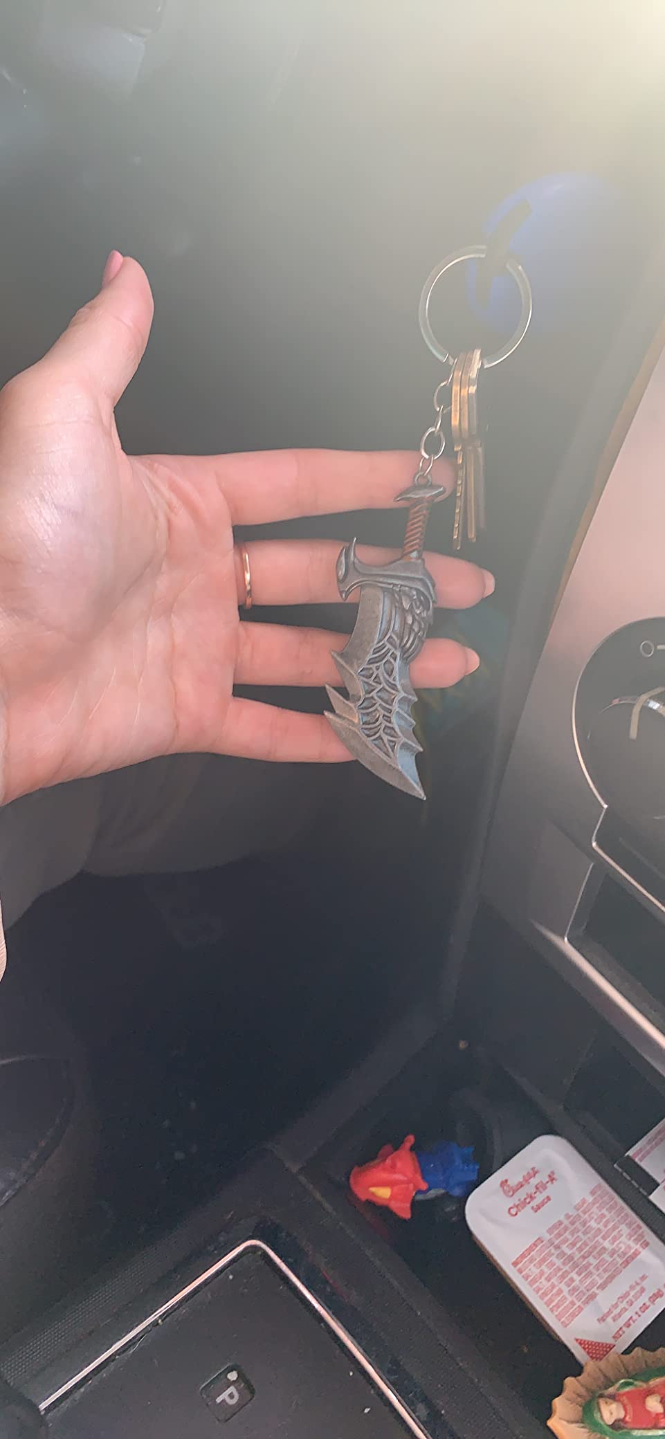 SONGCHANGJEWELRY Game GOW Ragnarok Keychains - Kratos Blades of Chaos Cosplay Metal Keychain - Christmas Gifts for Men Teens Fan (Blades of Chaos Keychain) customer photo 2